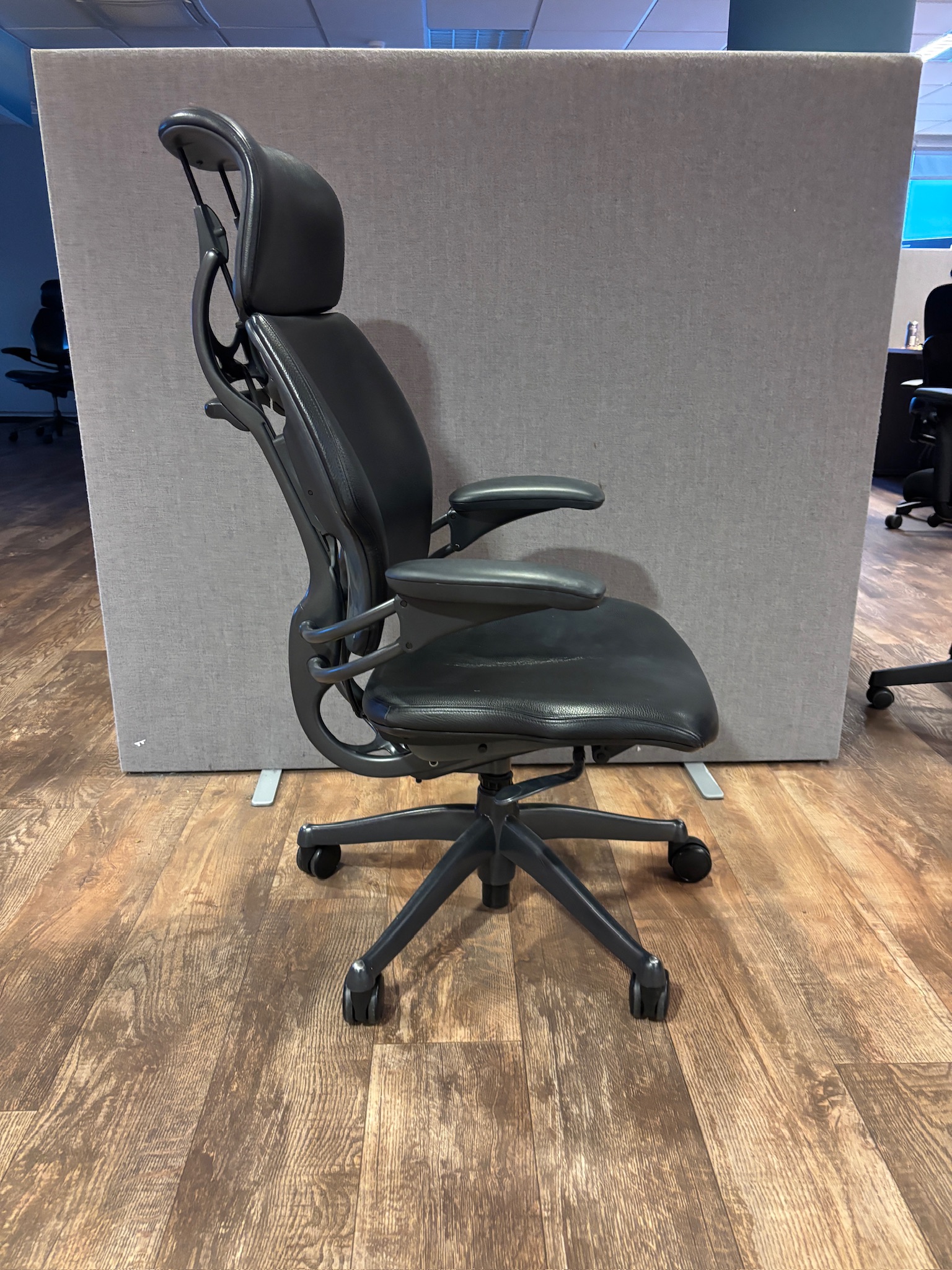 SELT / SOLD Humanscale skrifborðsstóll 3
