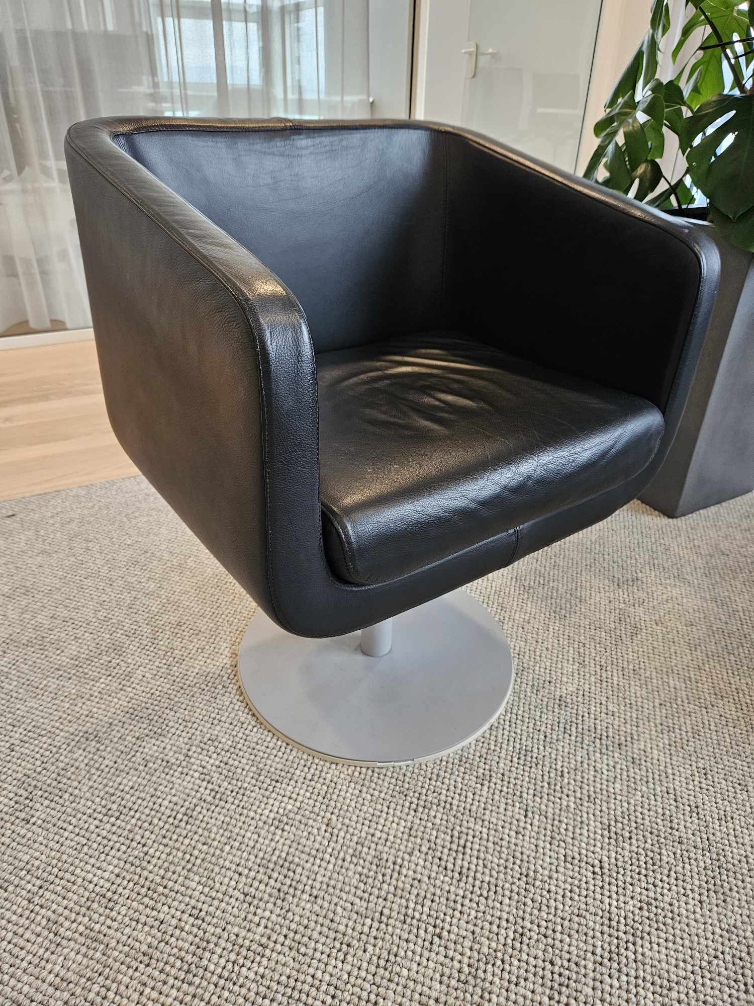 SELT / SOLD - Segis ítalskur leðurstóll 2 stk.