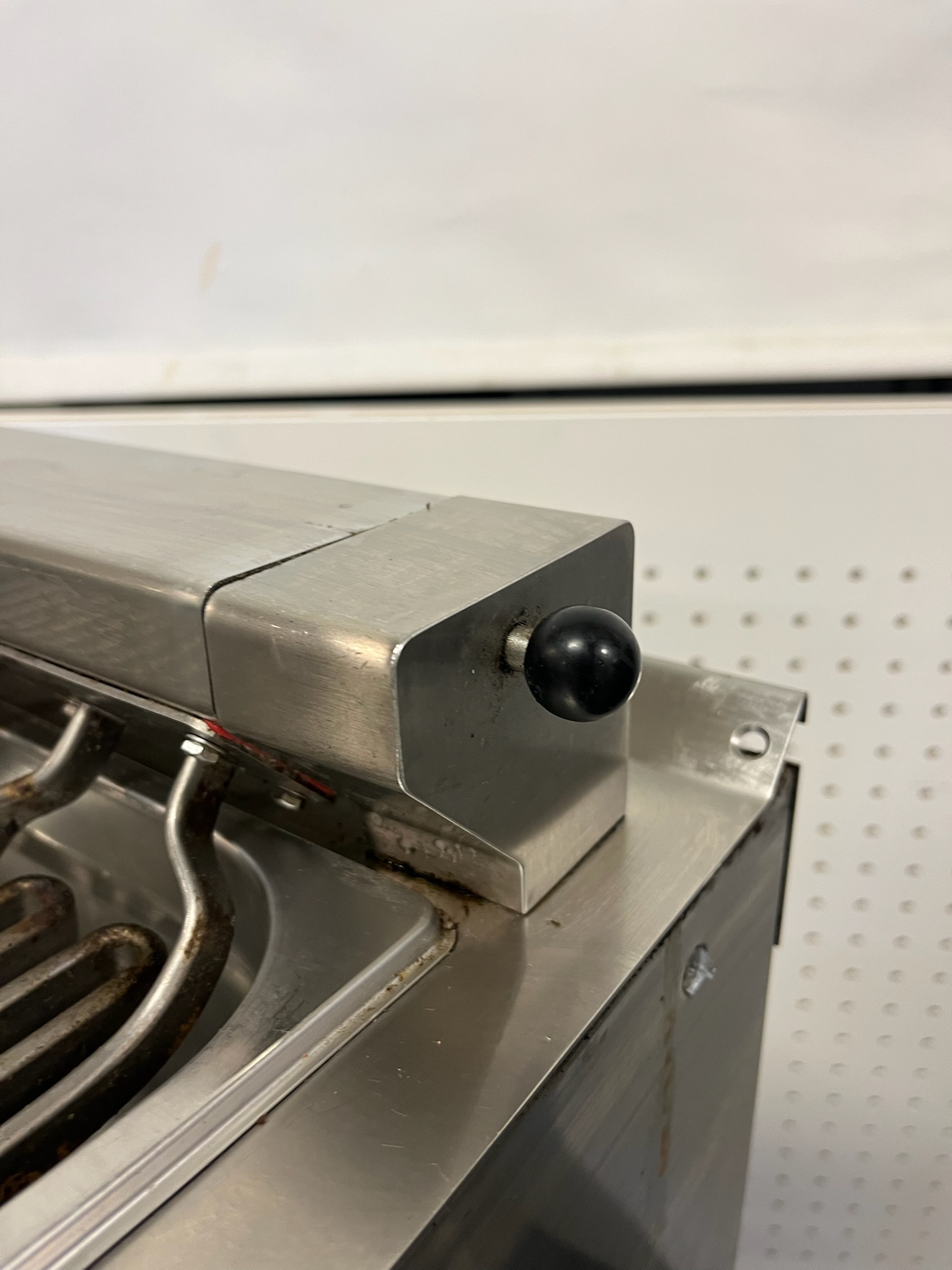 SELT / SOLD Mareno rafmagns grill frá BVT 4