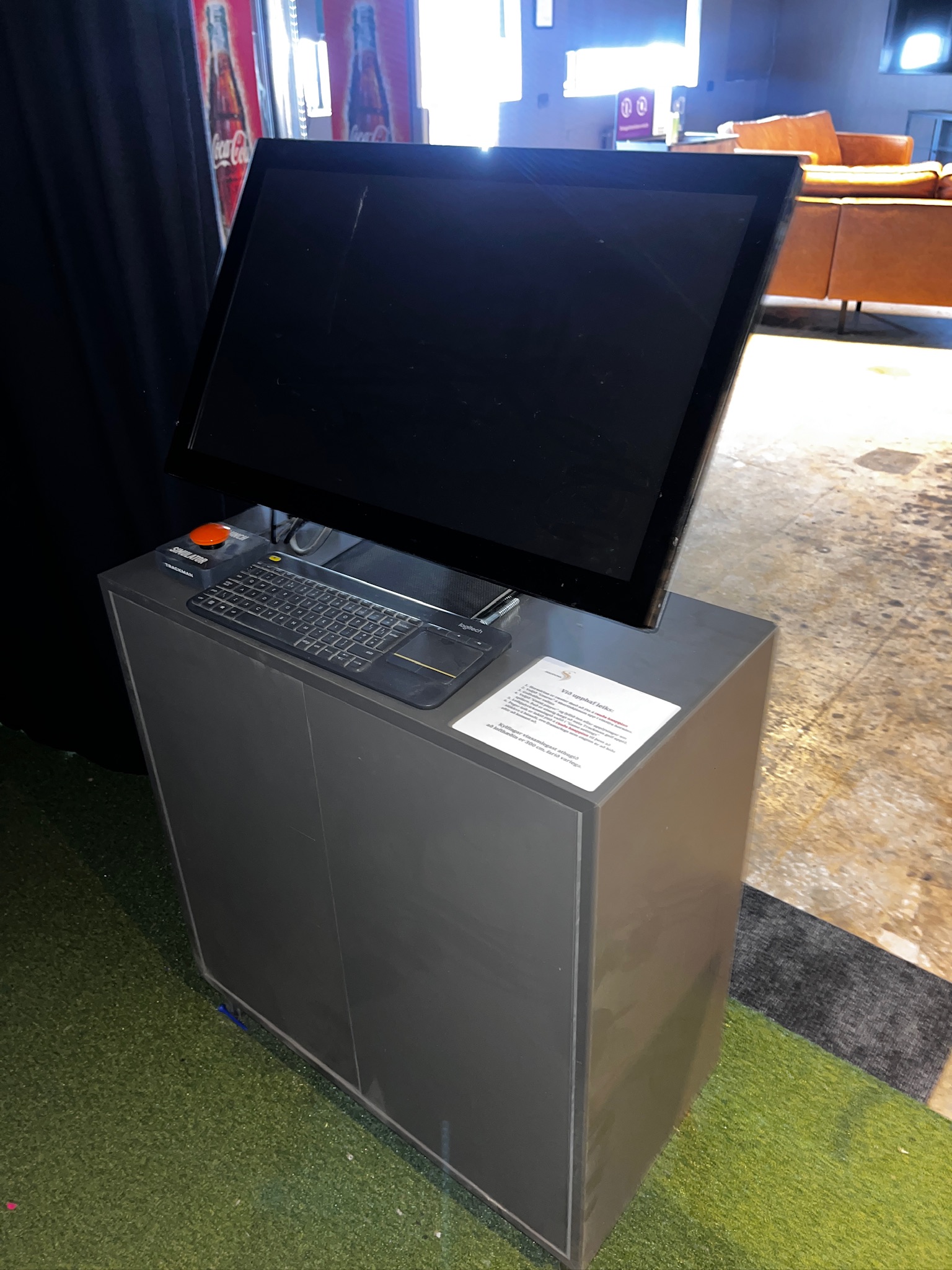 SELT / SOLD - Trackman Professional golfhermir 6