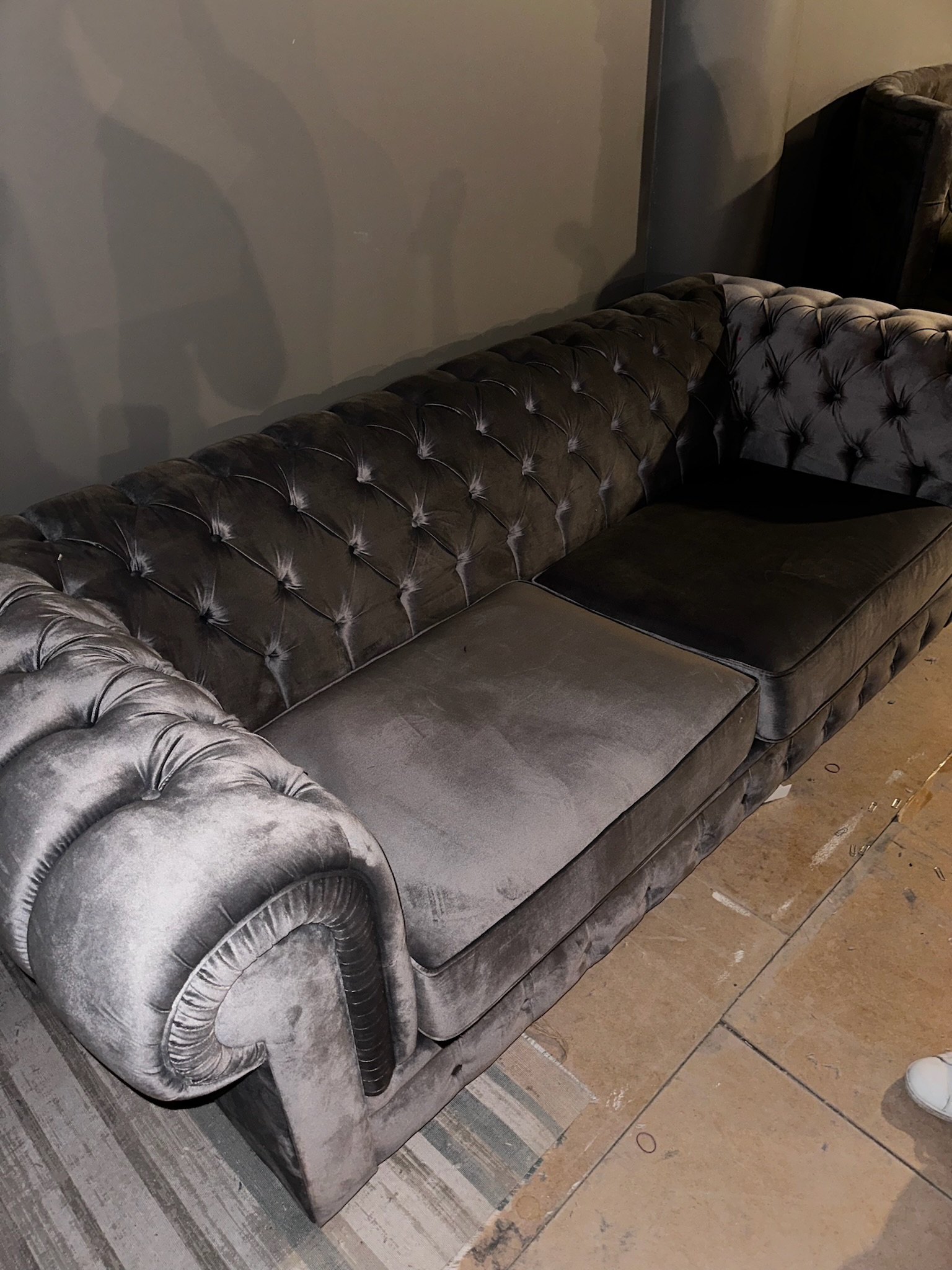 SELT / SOLD - Cupon chesterfield sófi, B230 x D100 x H78 sm. 7