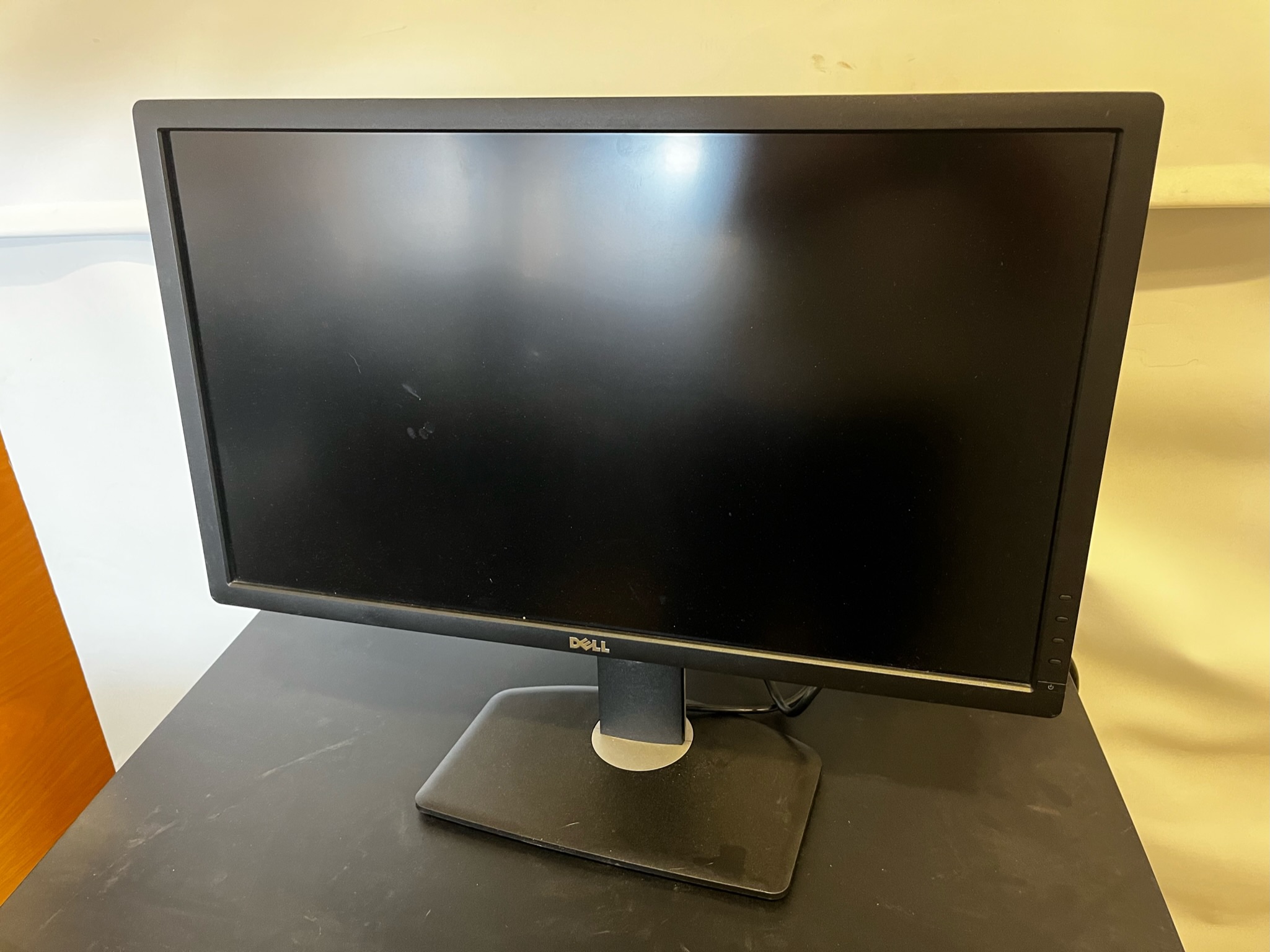 SELT / SOLD Dell Ultrasharp skjáir - 27'' 2