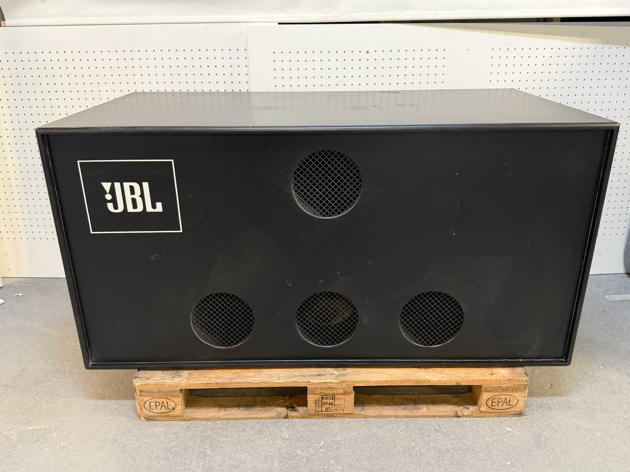 JBL TCB – Triple Chamber bassaeiningar (10 stk) - Sambíóin Álfabakka 7