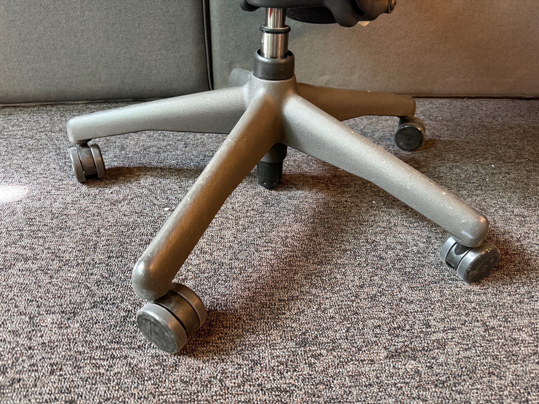 SELT / SOLD Herman Miller Aeron Classic, C stærð 10