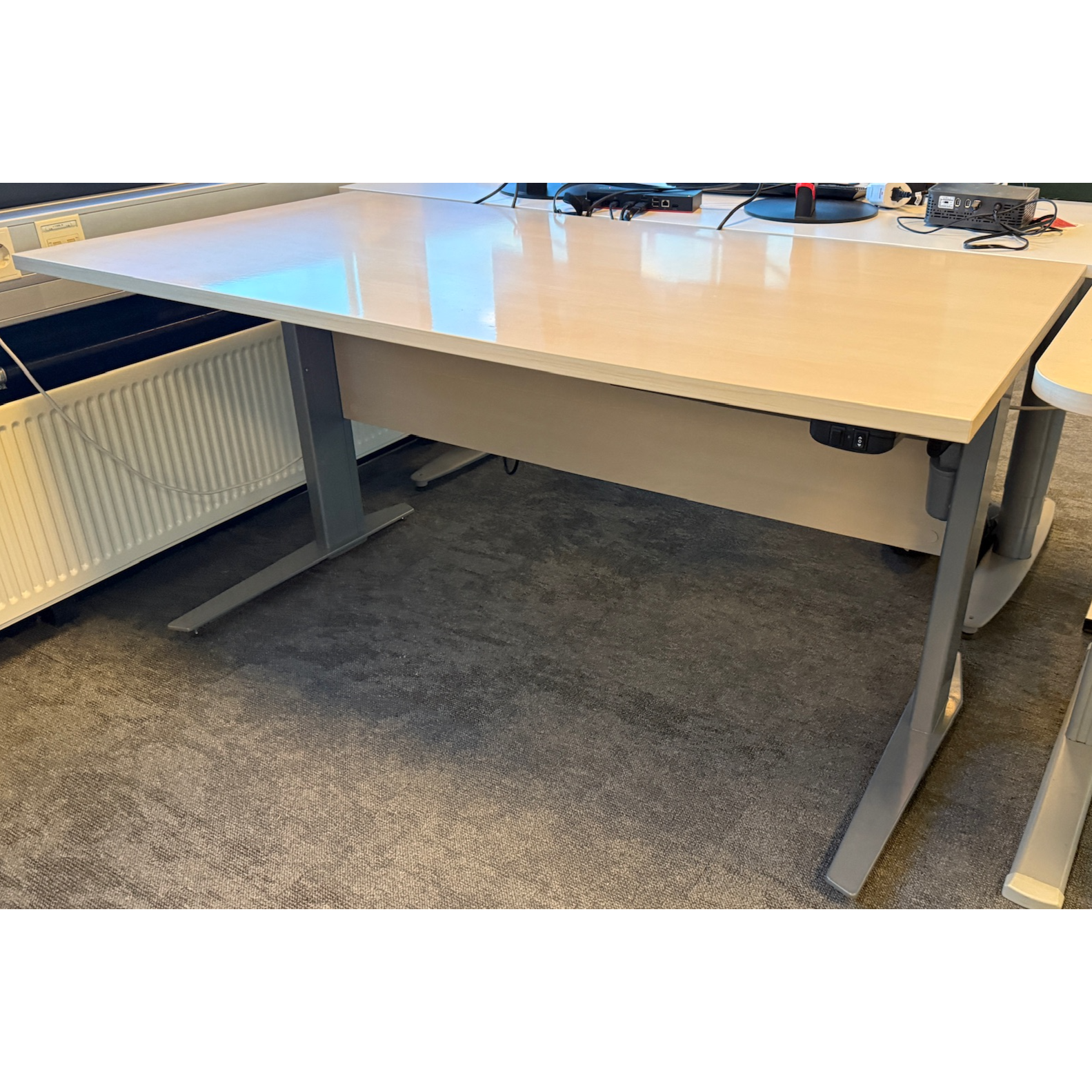 SELT / SOLD Rafmagnsborð, B150xD80sm.