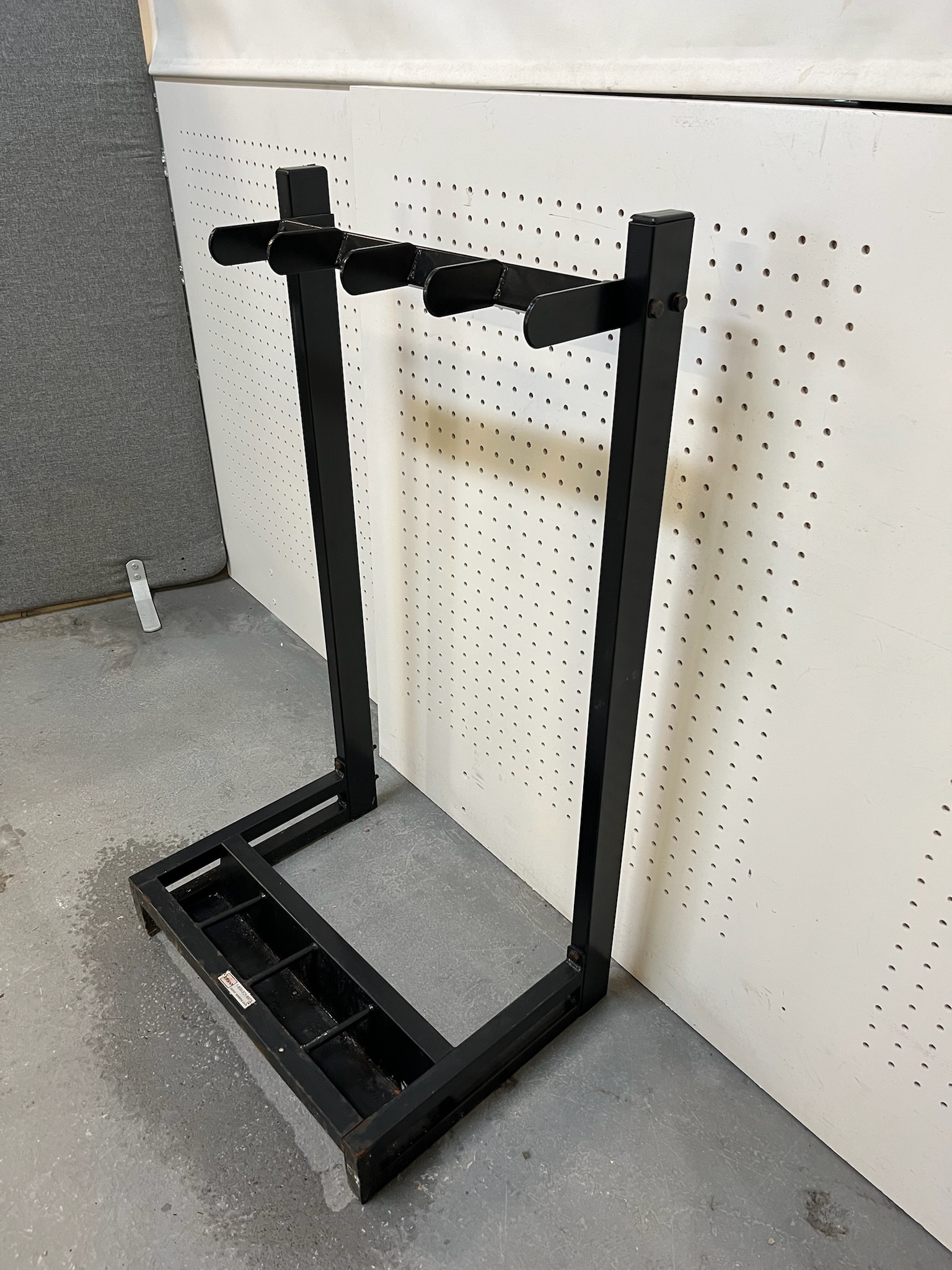 SELT / SOLD Stálrekki fyrir lóðastangir 2