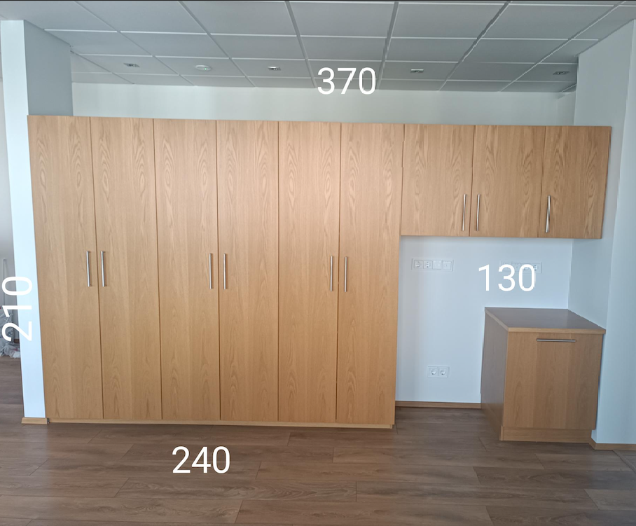 SELT / SOLD - Skápainnrétting - H210 x B370 sm.
