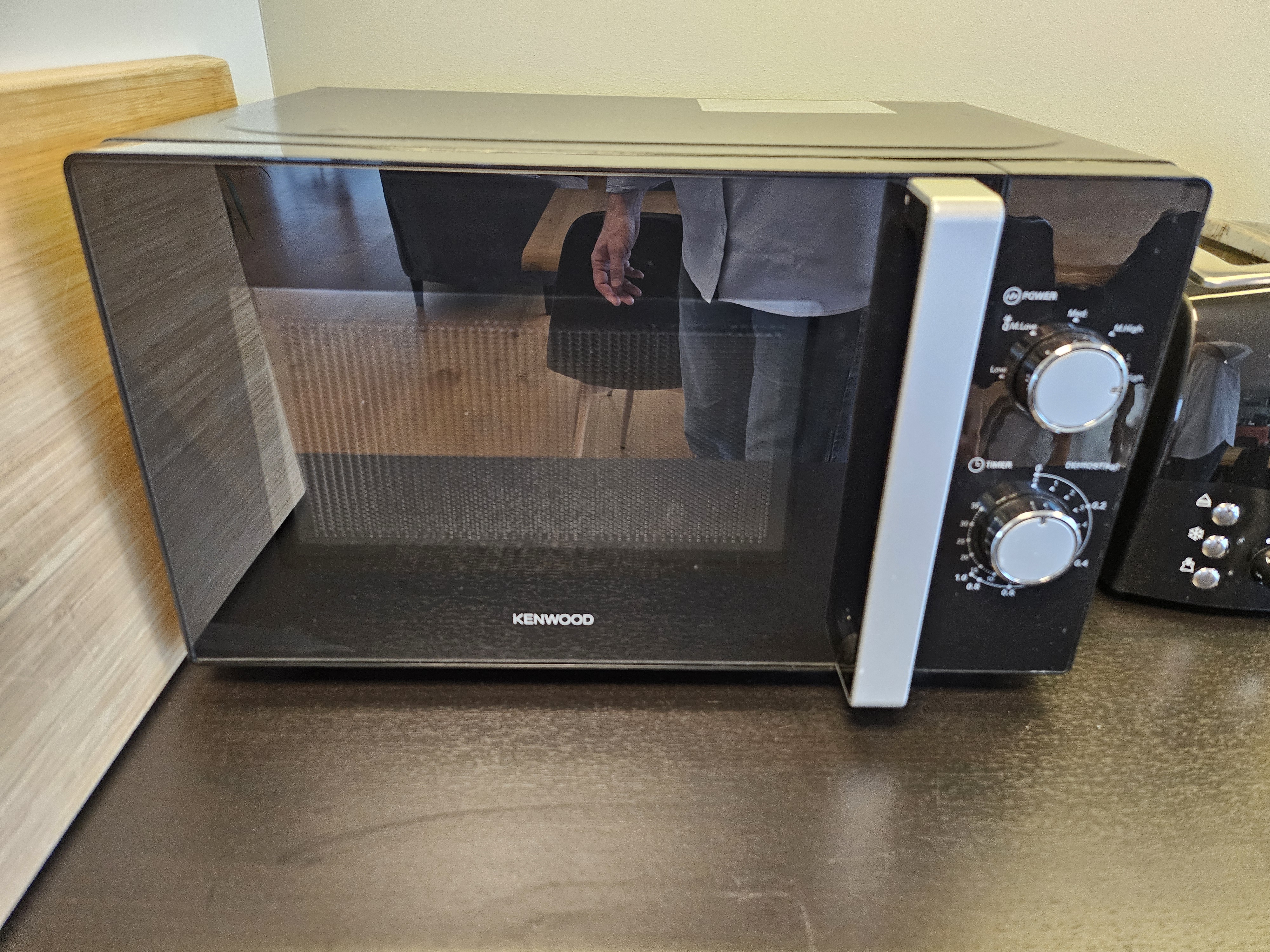 SELT / SOLD Örbylgjuofn frá KENWOOD