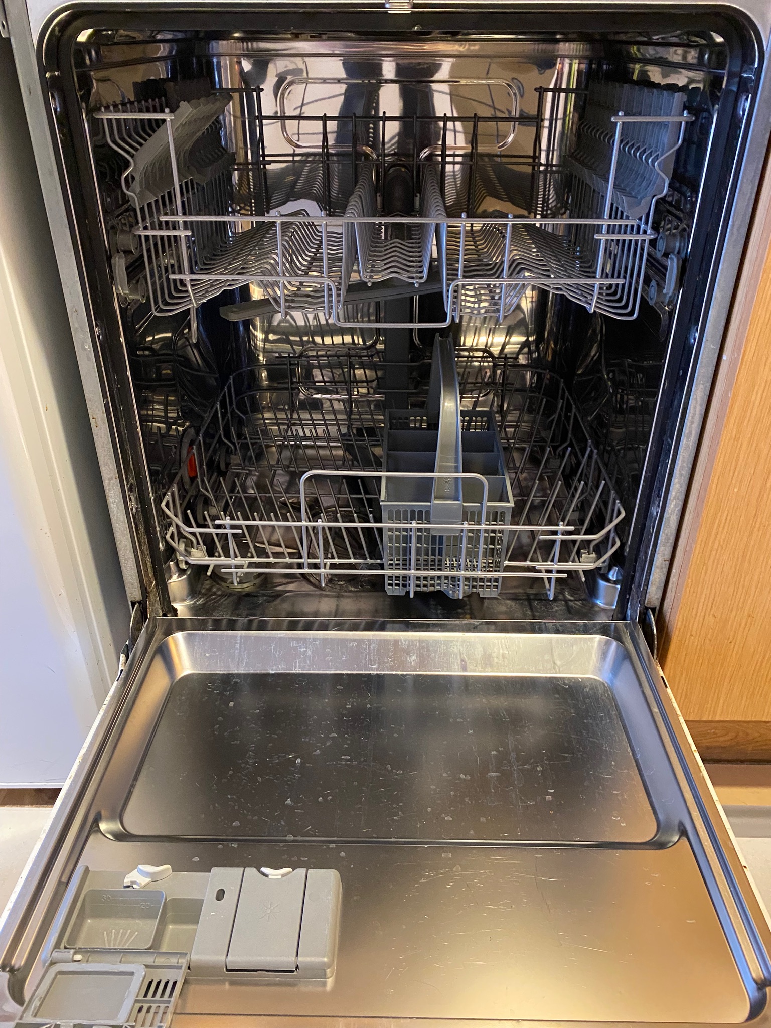 SELT / SOLD - Electrolux uppþvottavél 60 sm 4