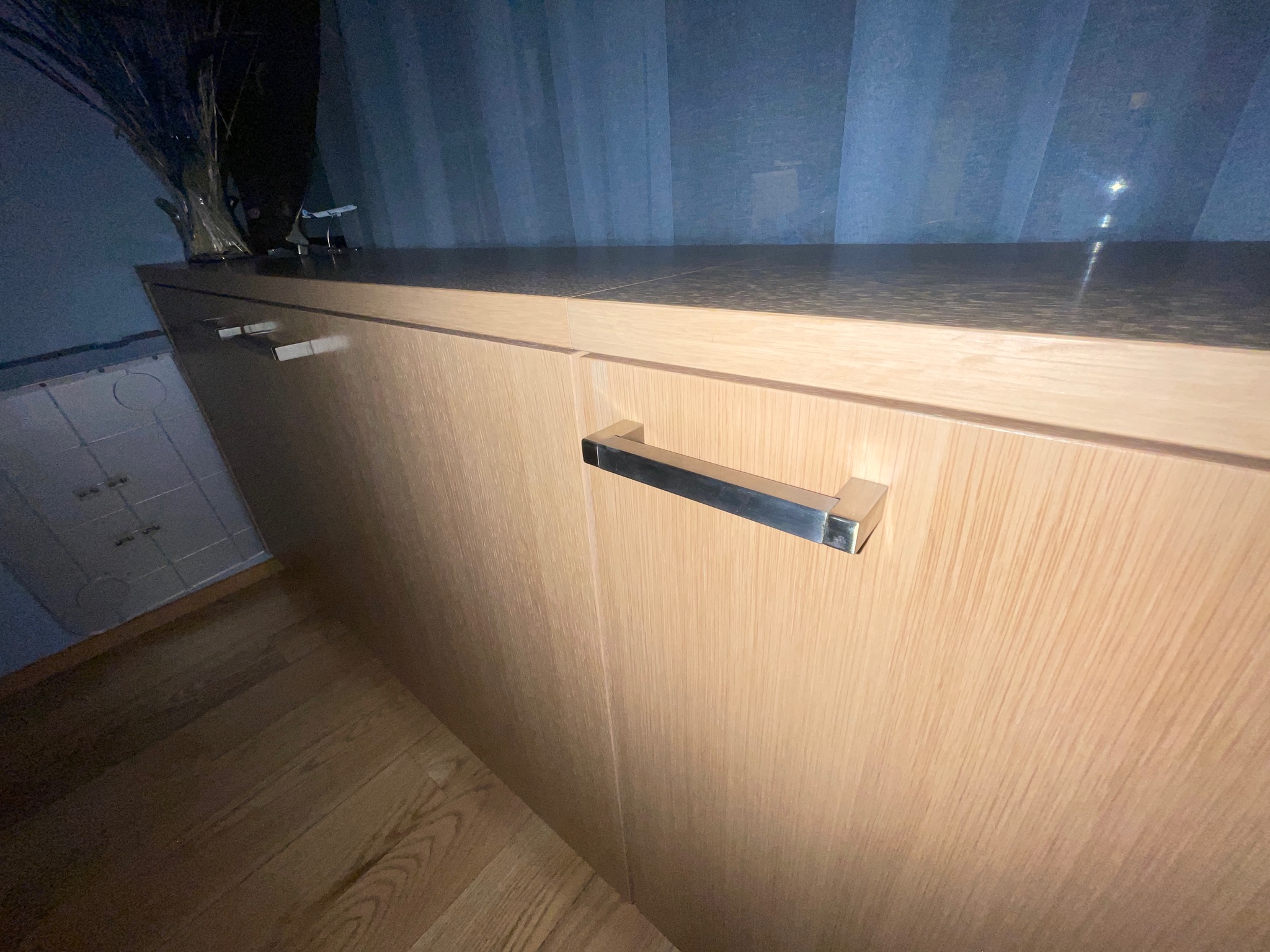 SELT / SOLD Skriftstofuskápur / skenkur, H76 x B302 x D38 sm. 5