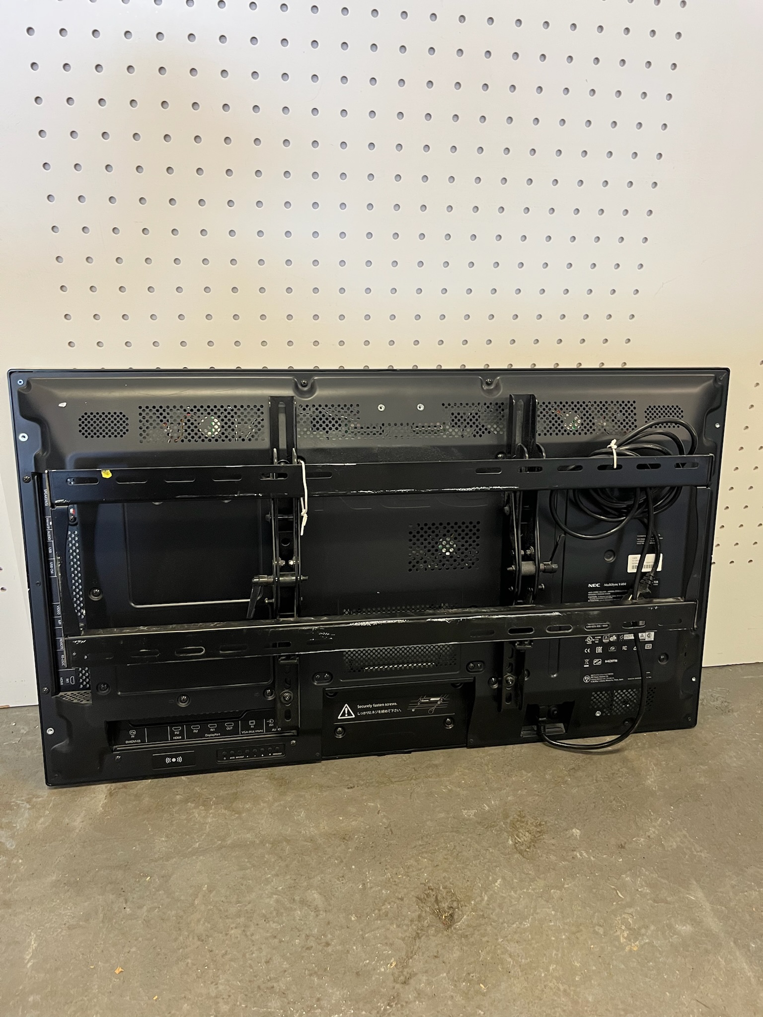 SELT / SOLD NEC upplýsingaskjár með veggfestingu, LCD, 40'', 24/7 3