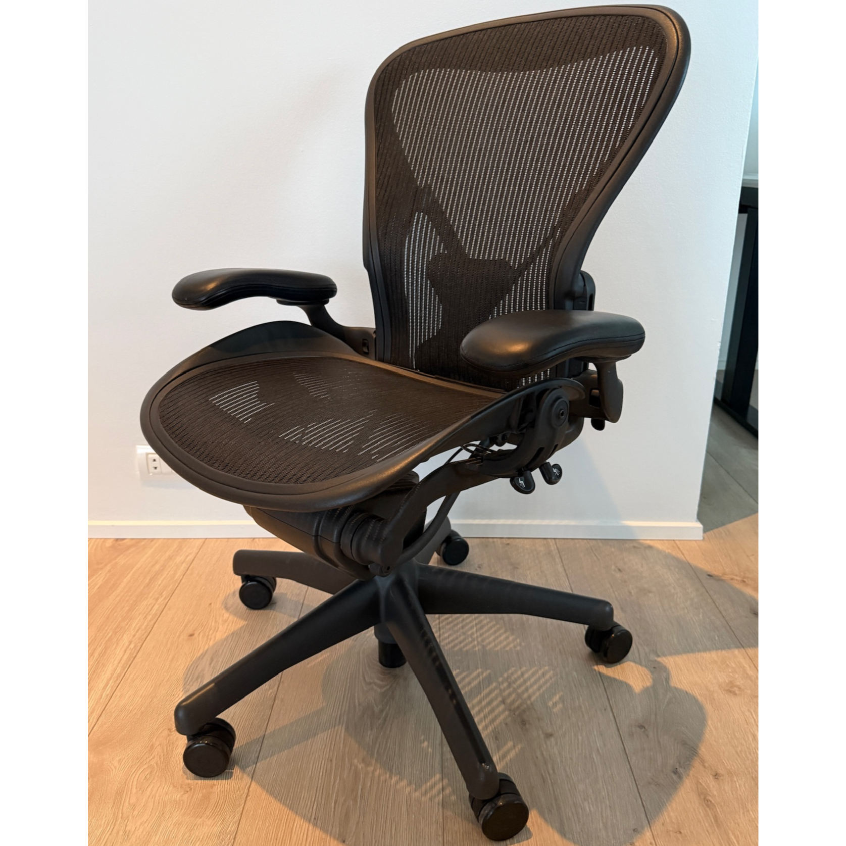 SELT / SOLD Herman Miller Aeron, B stærð