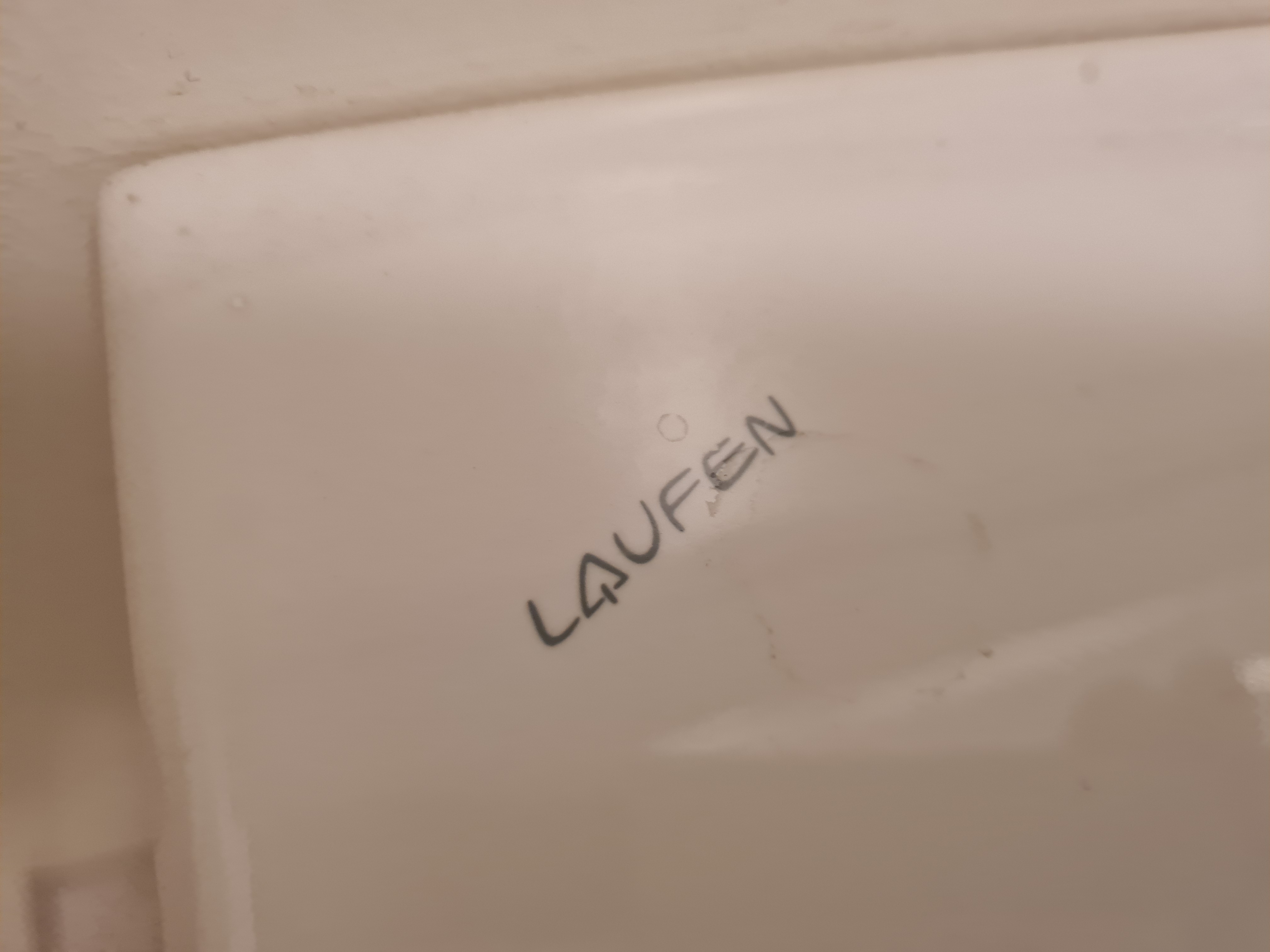 SELT / SOLD - Vaskur Laufen og blöndunartæki 2