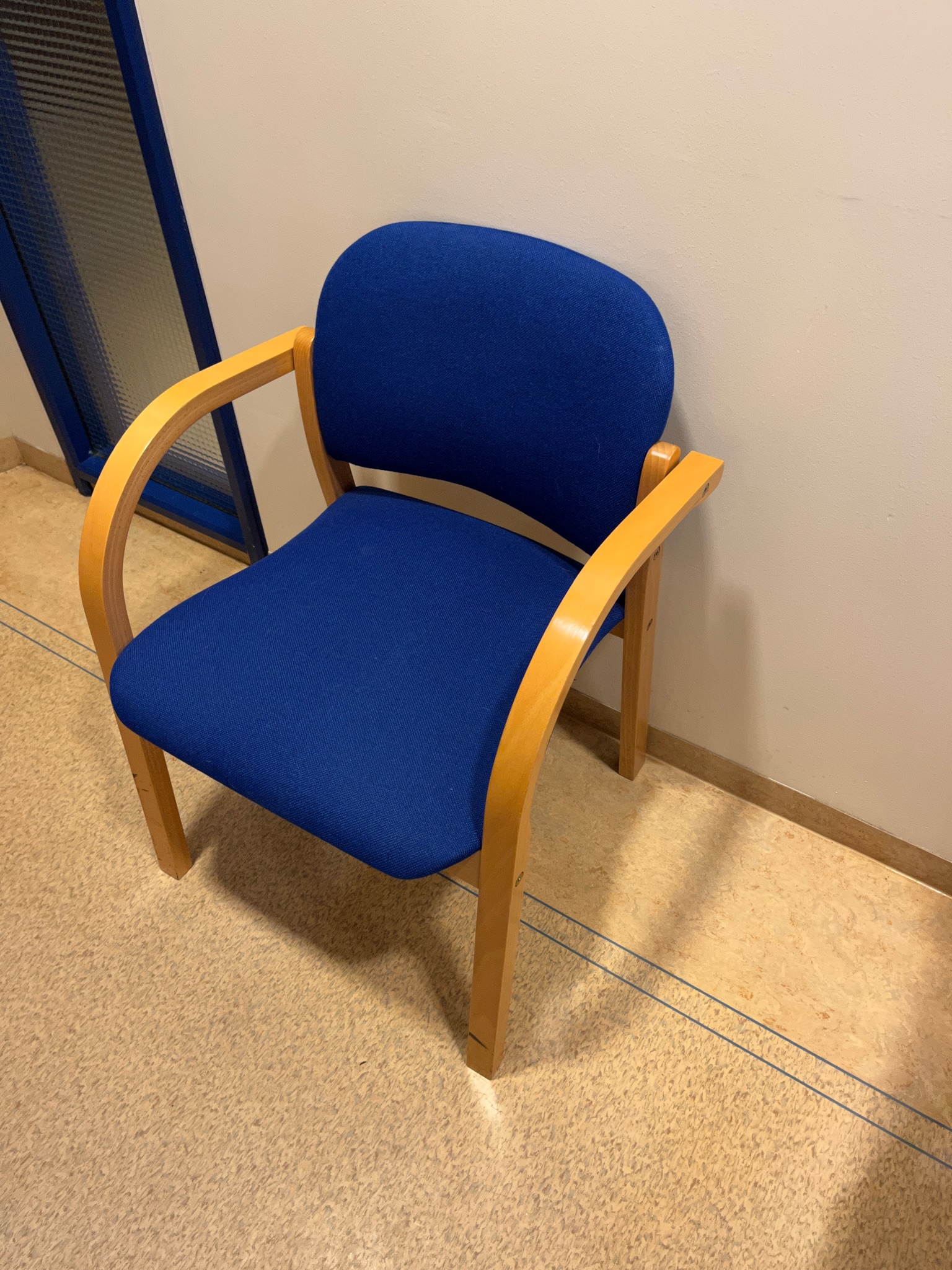 SELT / SOLD Fundarstólar -Dökk bláir, tau 2