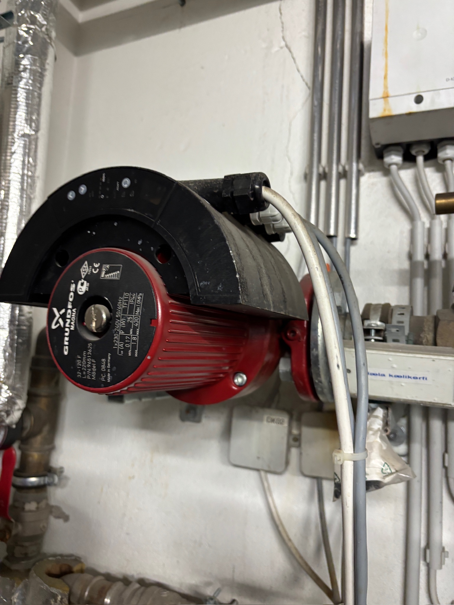 SELT / SOLD Grundfos orkuskilvirk hraðastýrð dæla 4