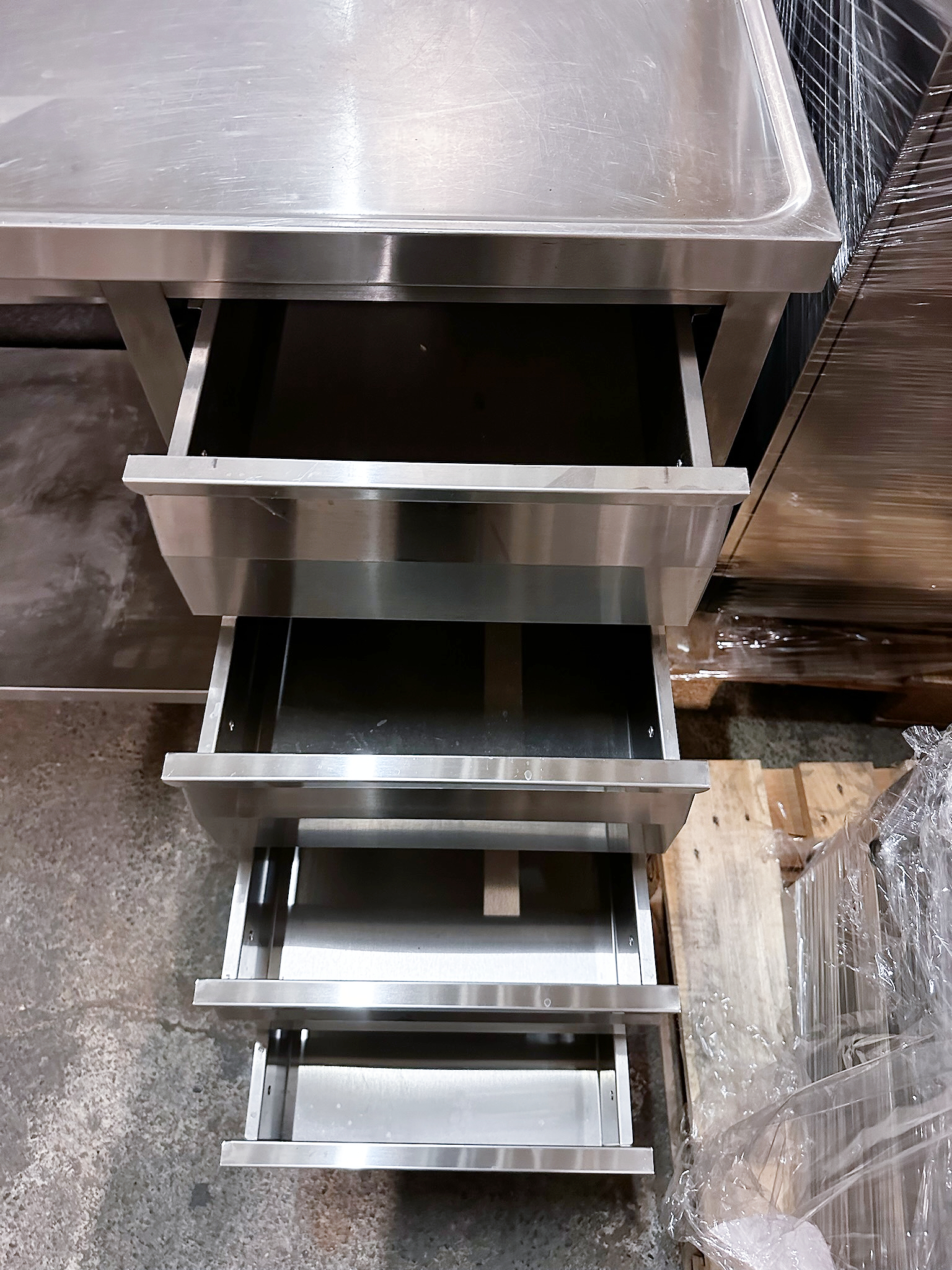 SELT / SOLD Novameta stálborð B220 x D70 m/vöskum og blöndunart frá Bako Ísberg 8