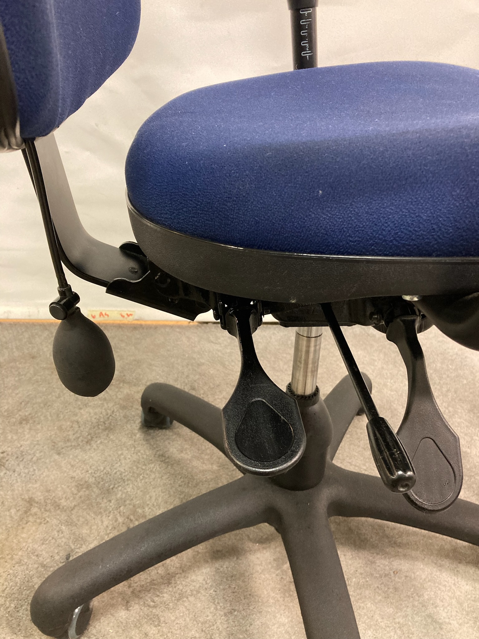 SELT / SOLD ÁG skrifstofustóll Mark 30 - takmarkað magn 3