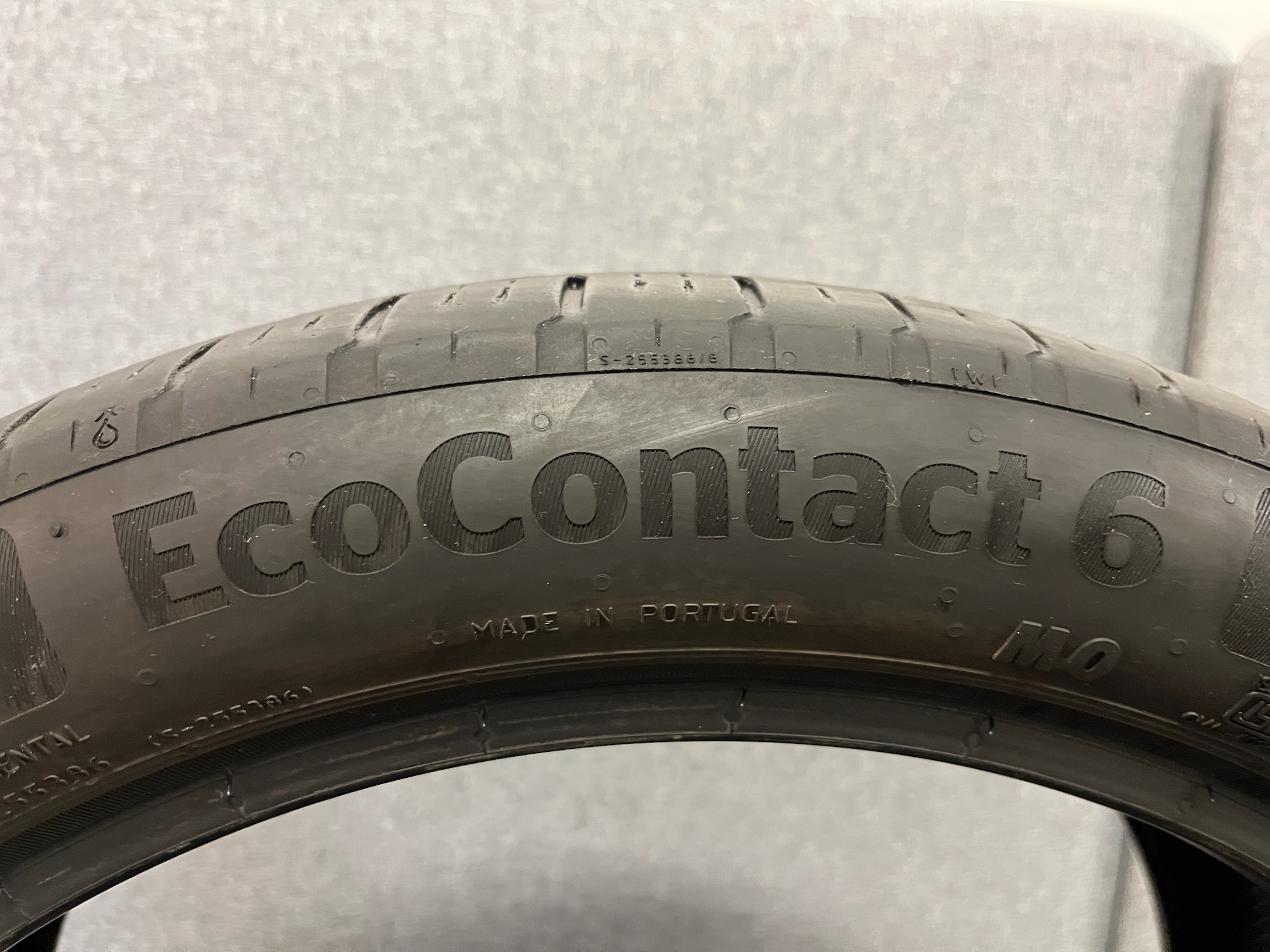 SELT / SOLD Continental sumardekk, 225/45/R18 7
