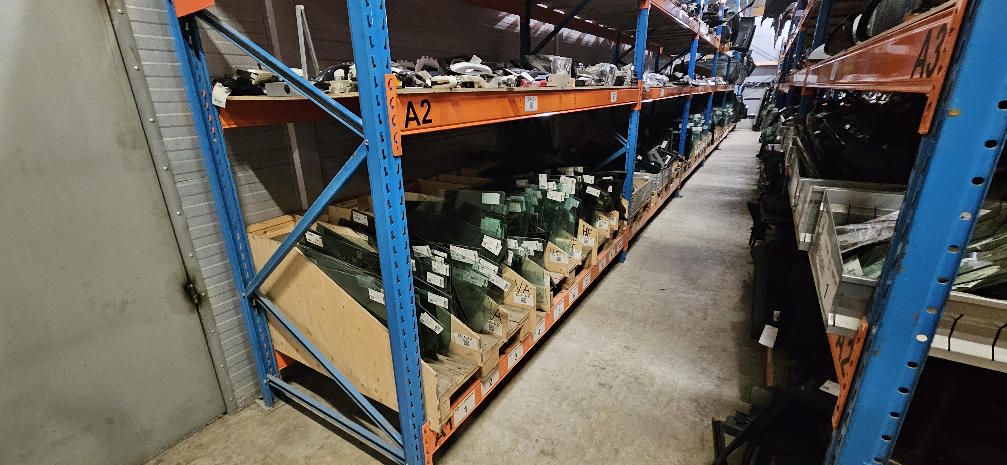 SELT / SOLD - Brettarekkar, H480sm x B270 x D110 sm. - 1.000 fm. Selfoss 3