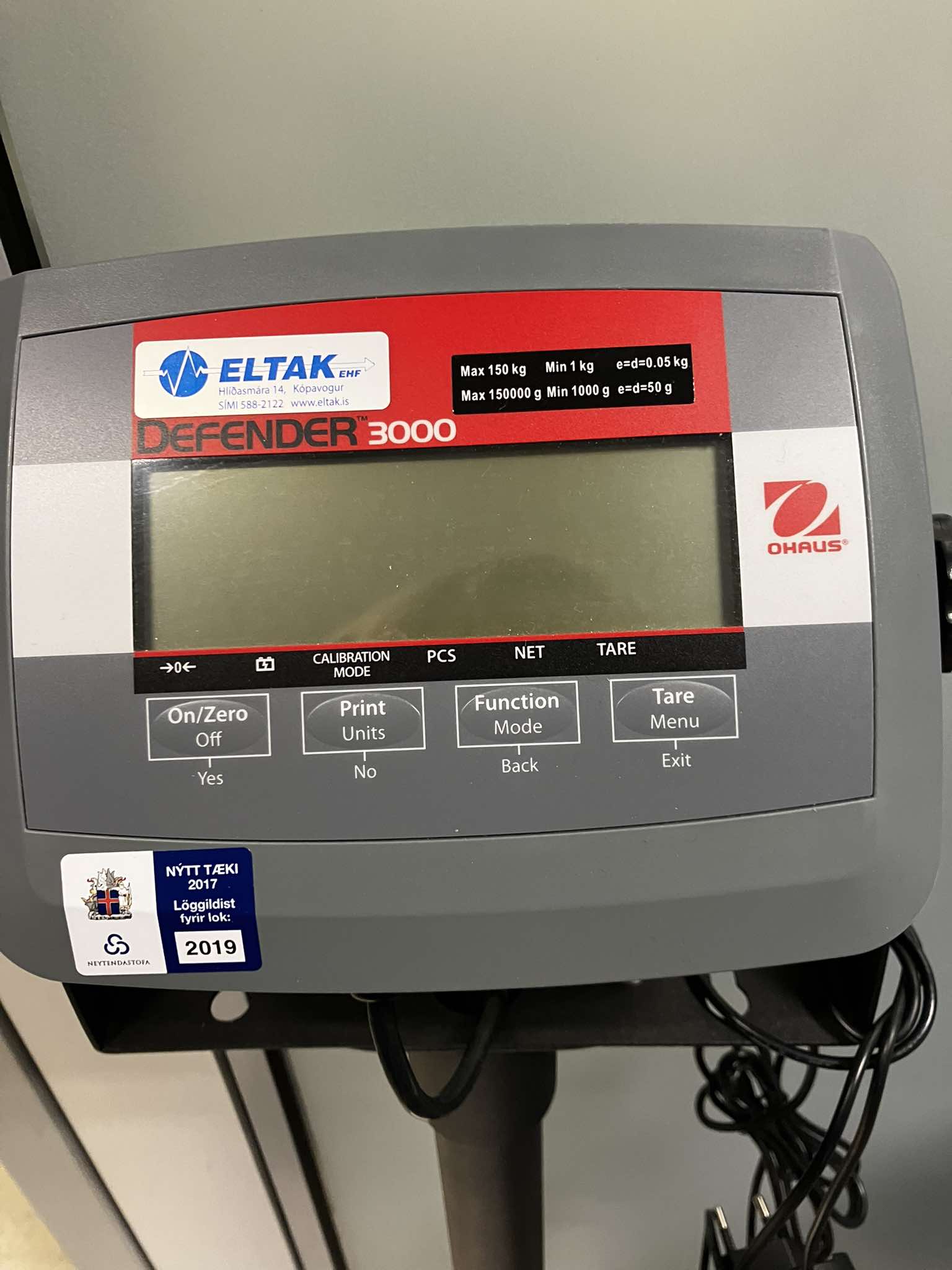 SELT / SOLD - Defender 3000-STD M pallavog frá Eltak - 150 kg max 2
