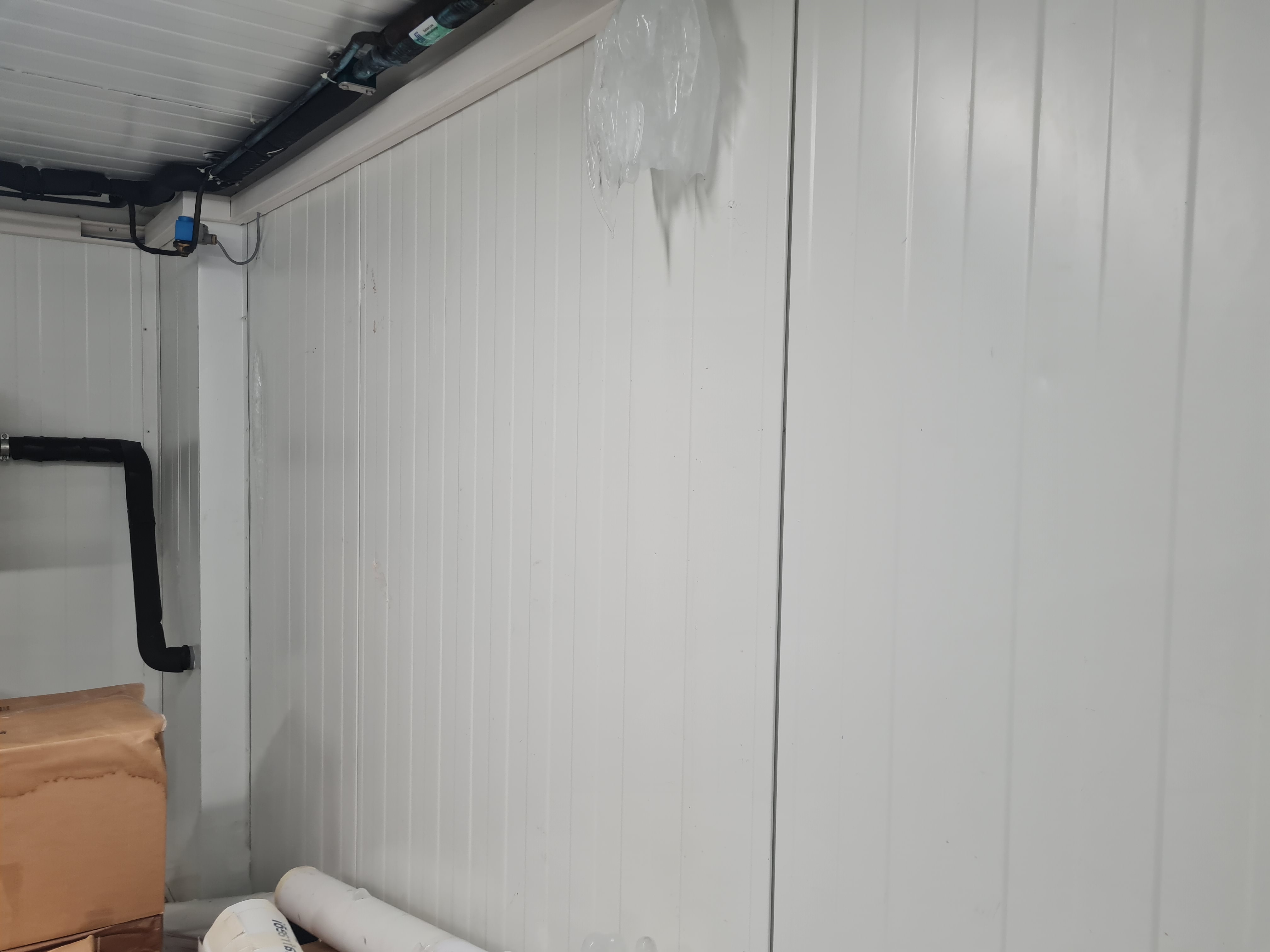 SELT / SOLD - Frystiklefi manngengur 23 fm - 440 sm x 540 sm 4