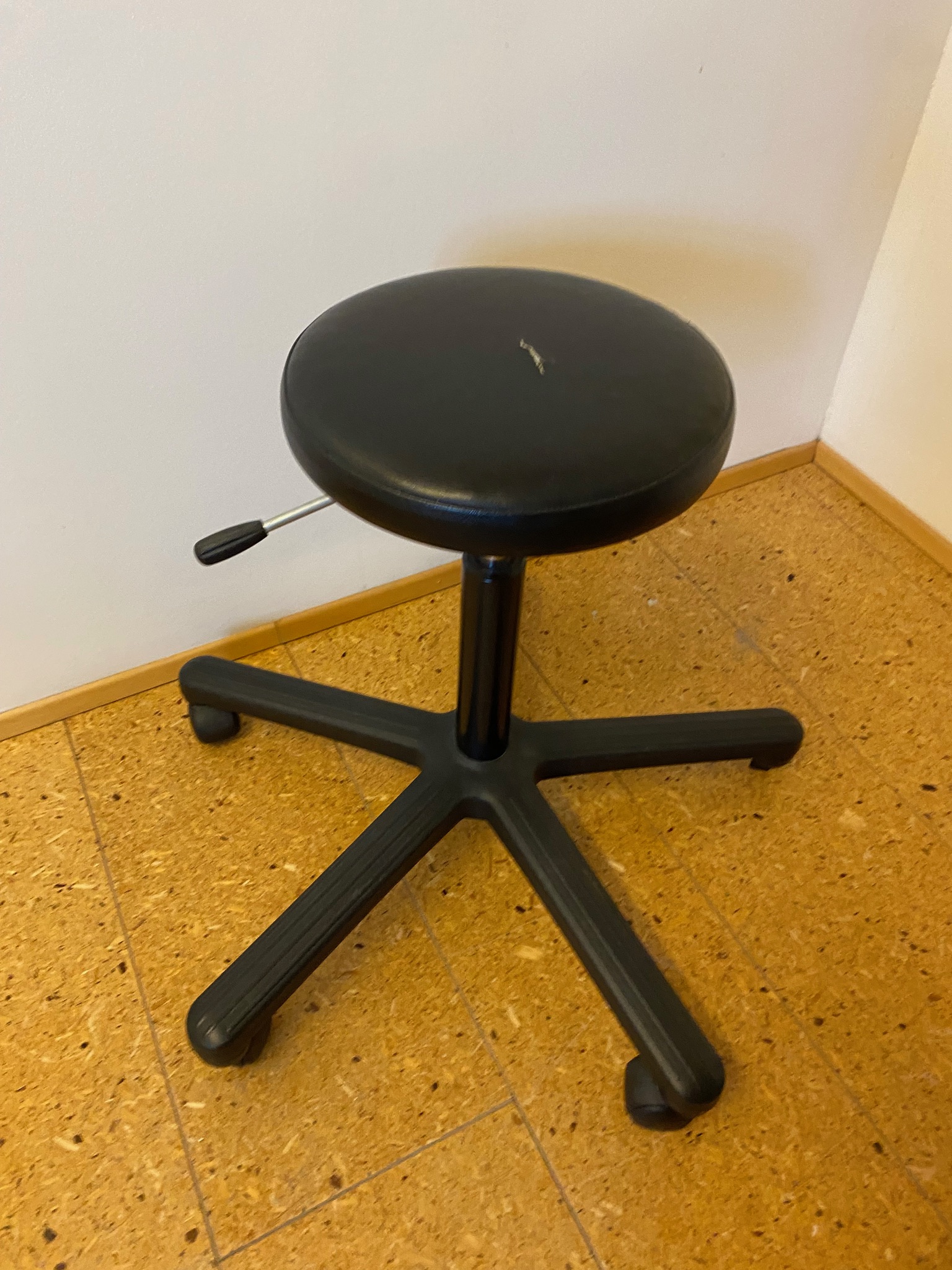 SELT / SOLD Kollur á hjólum (2 stk.) 6