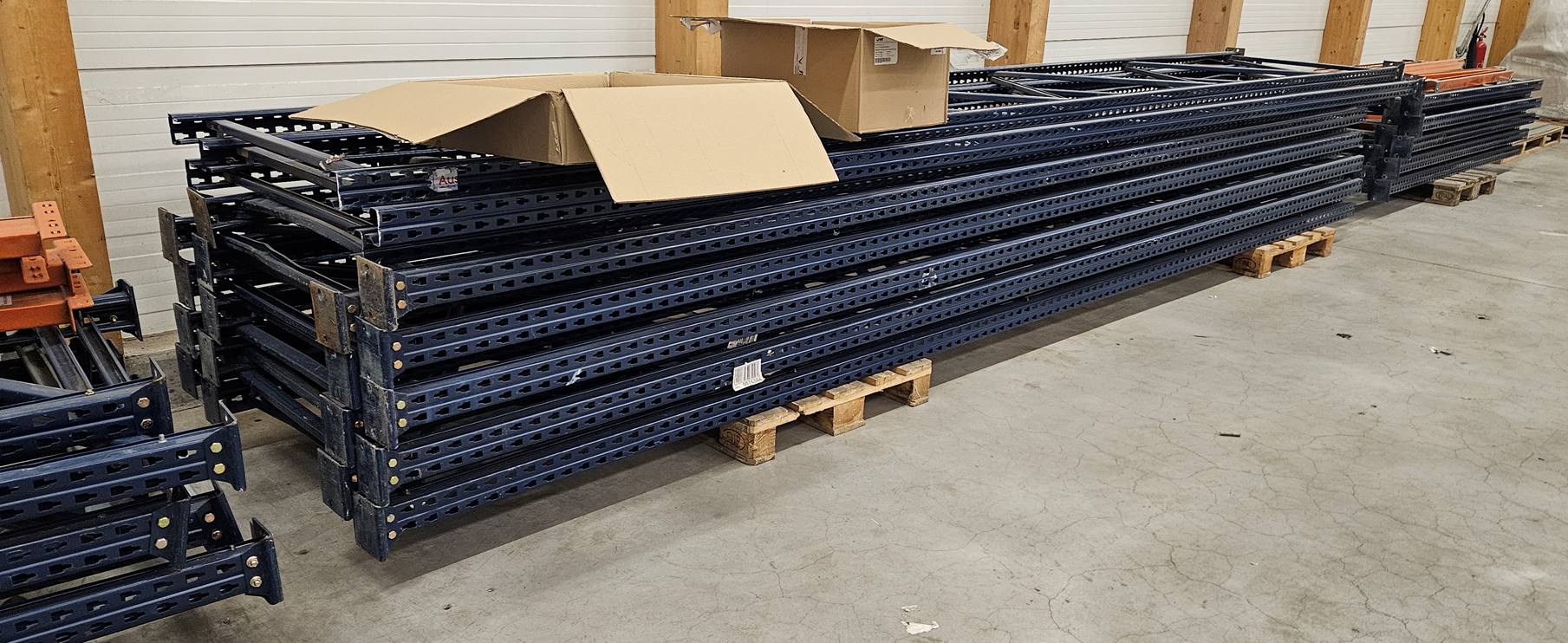 SELT / SOLD - Brettarekkar - lagerhillur 5.5m og 6 metrar. 3