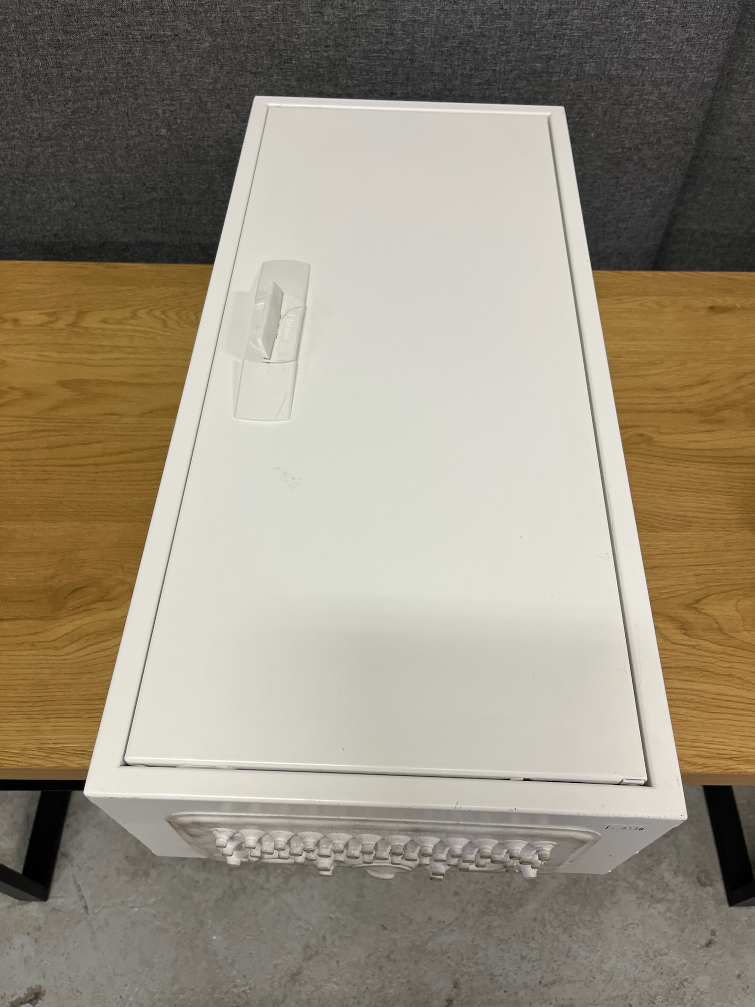 SELT / SOLD F-Tronic rafmagnstafla
