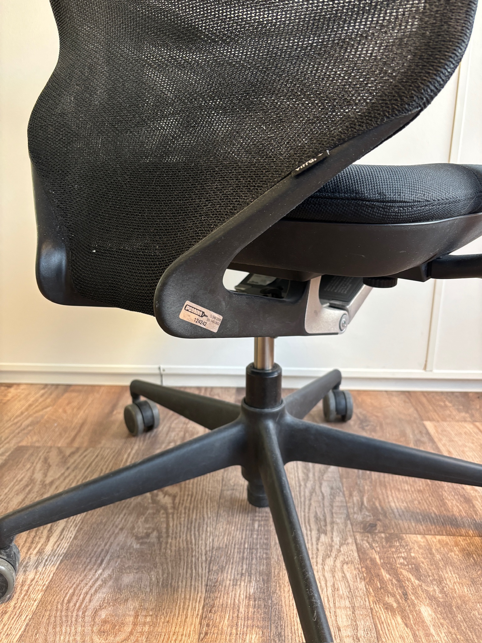 SELT / SOLD - Vitra skrifborðsstóll frá Pennanum (4 stk.) 7