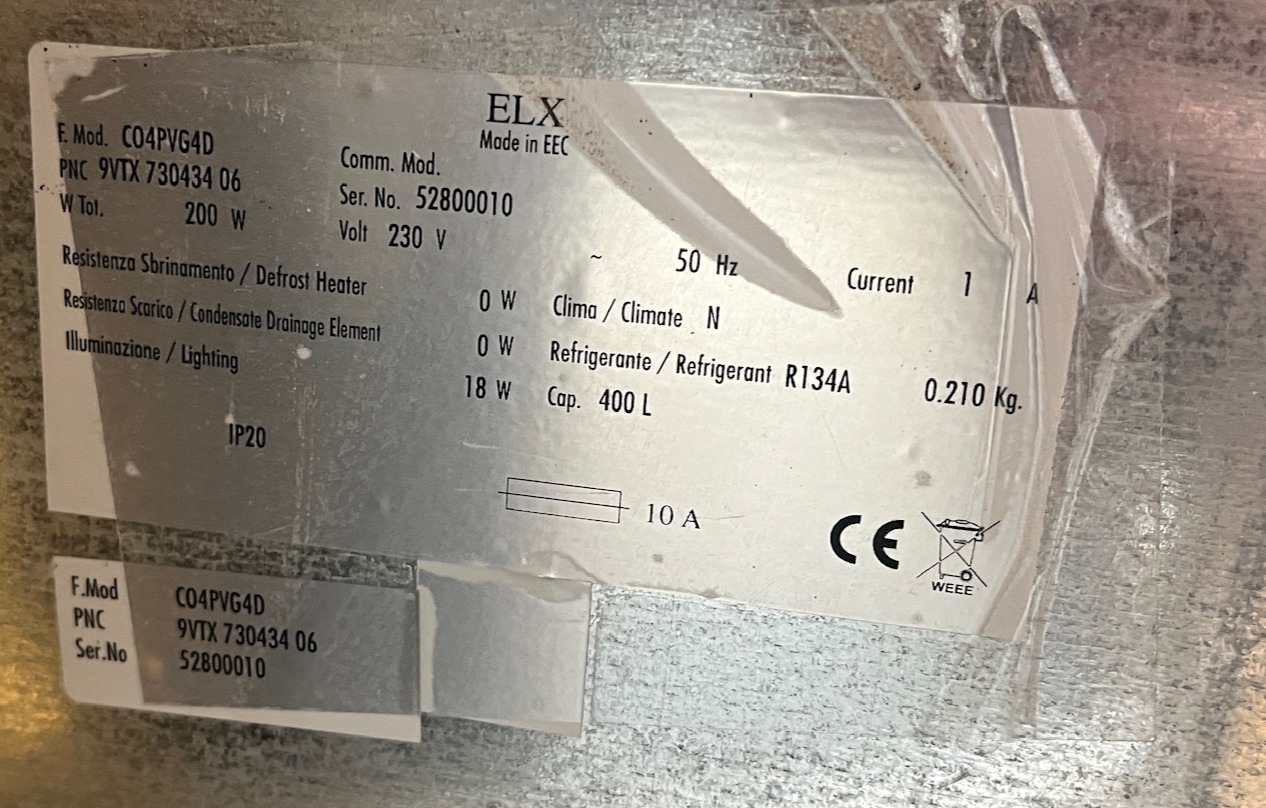SELT / SOLD - Zanussi kæliskápur með glerhurð - 400 L 7