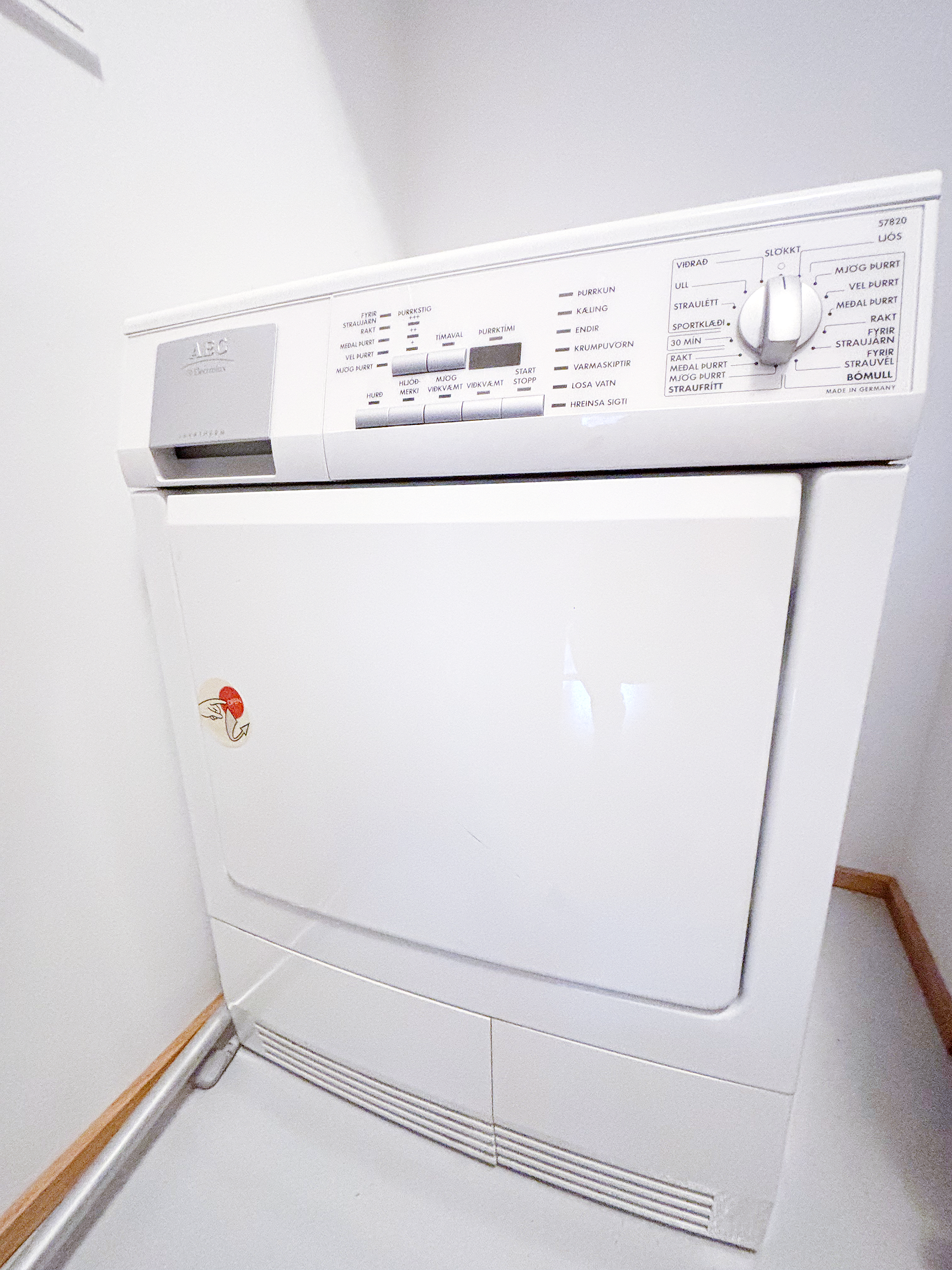 SELT / SOLD AEG þurrkari frá Elko