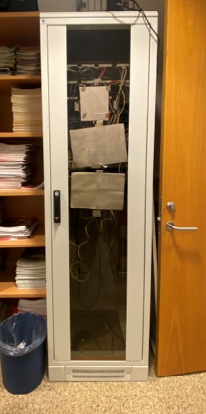SELT / SOLD Tölvuskápar 2