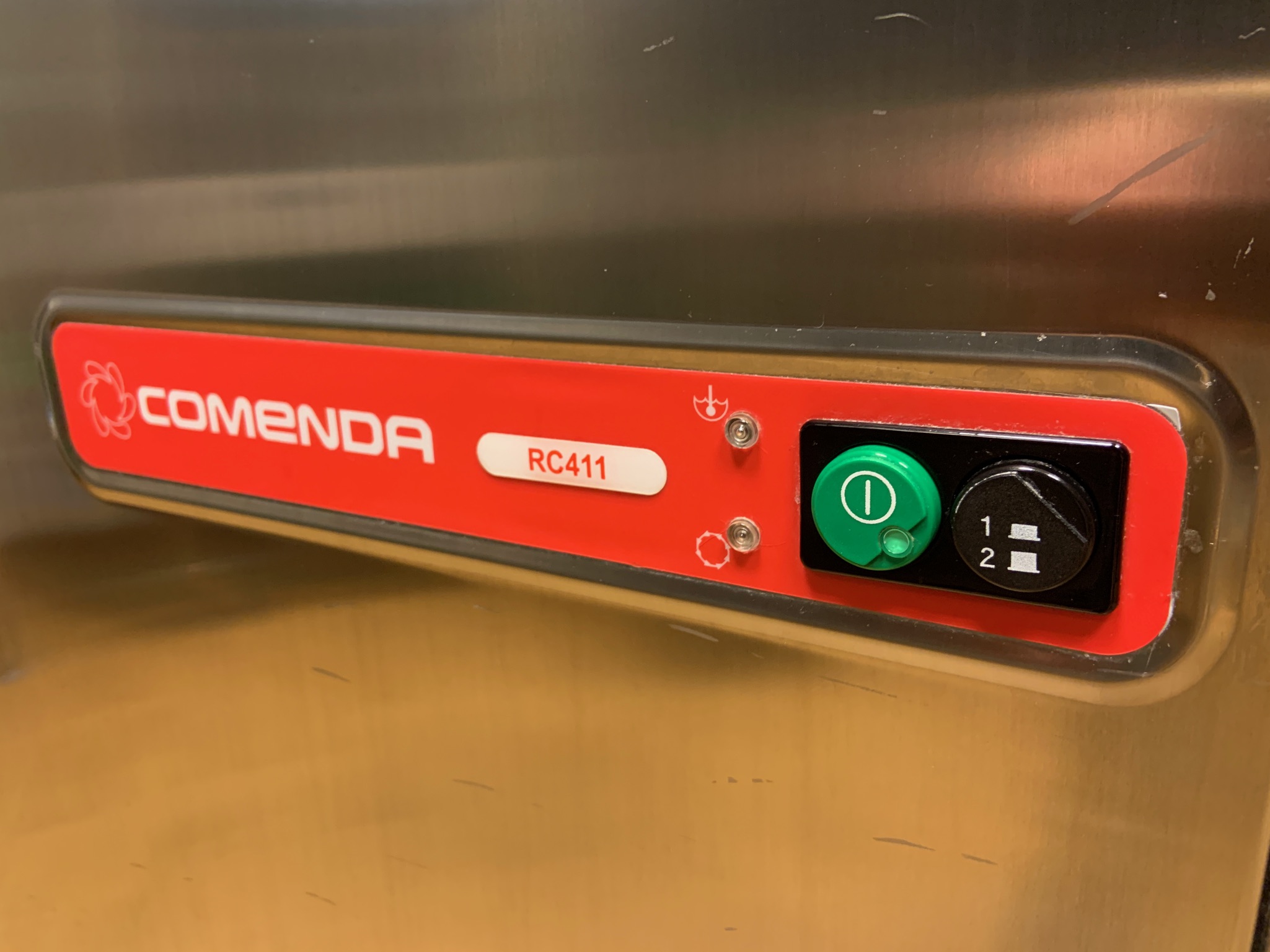 Selt - Comenda RC411 húddvél frá Fastus 8