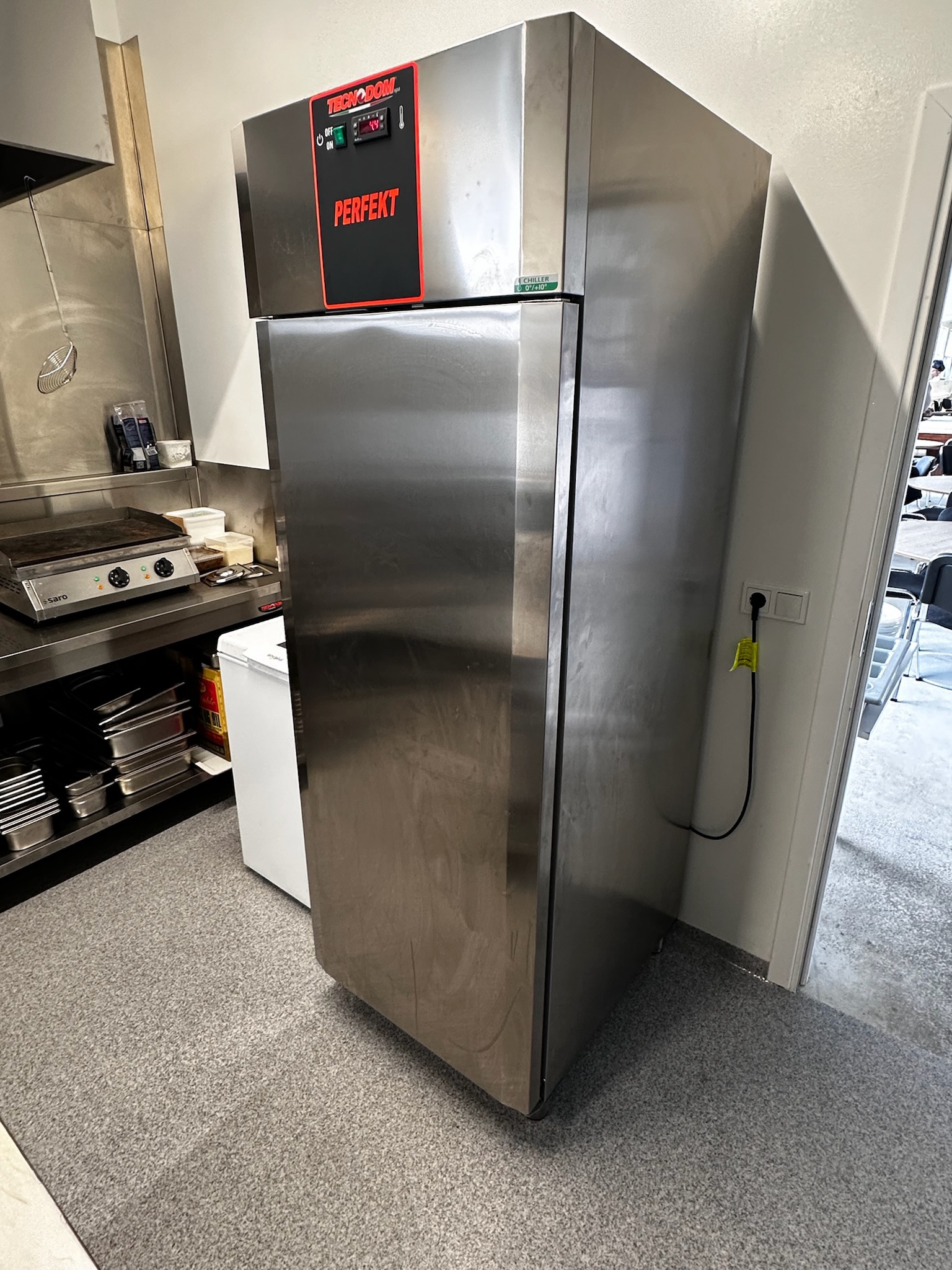 SELT / SOLD Tecnodom Perfekt 700 stálkælir frá BVT 2