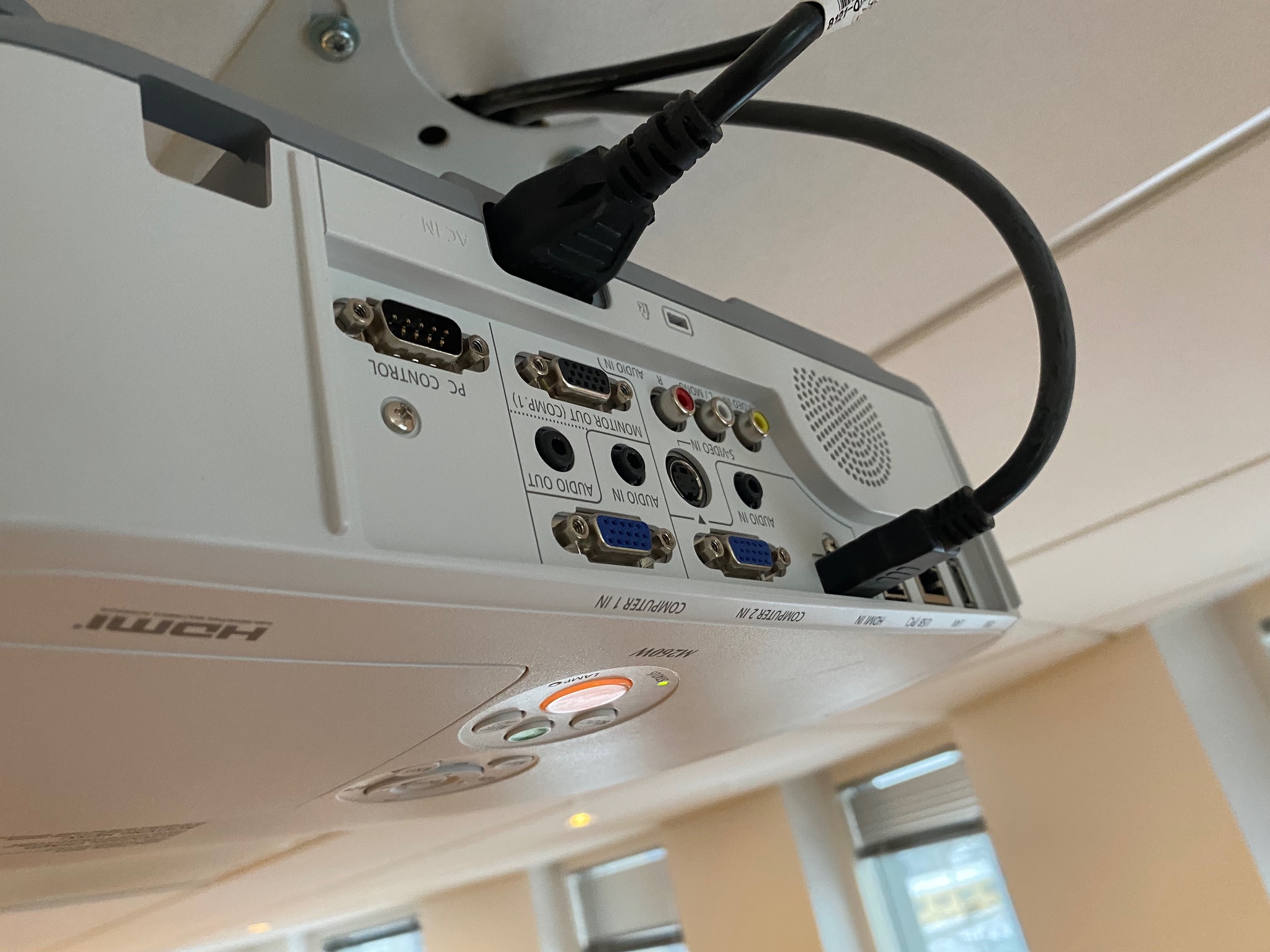 SELT / SOLD NEC M260W skjávarpi 3