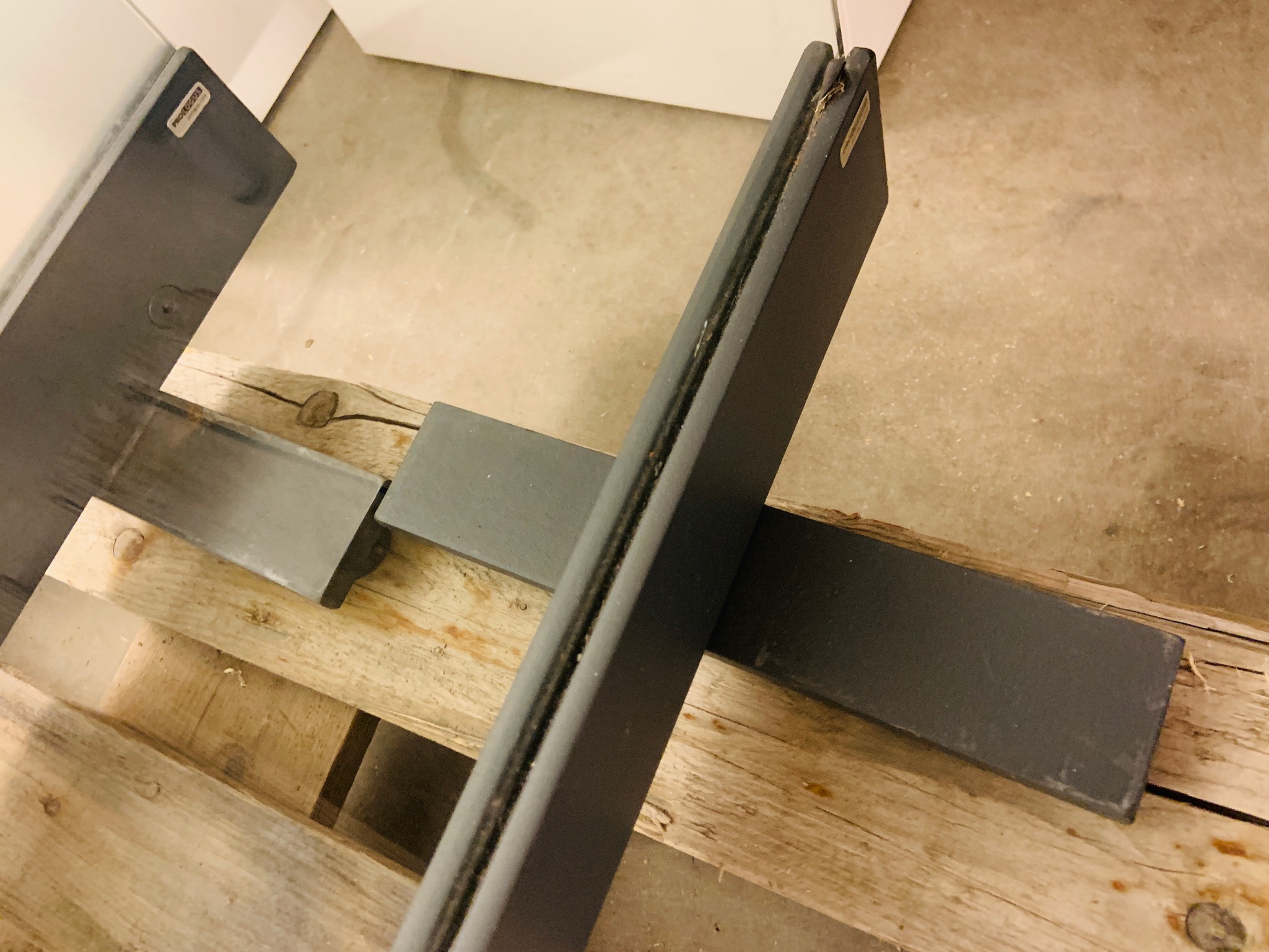 SELT / SOLD Glerskilrúm frístandandi 4