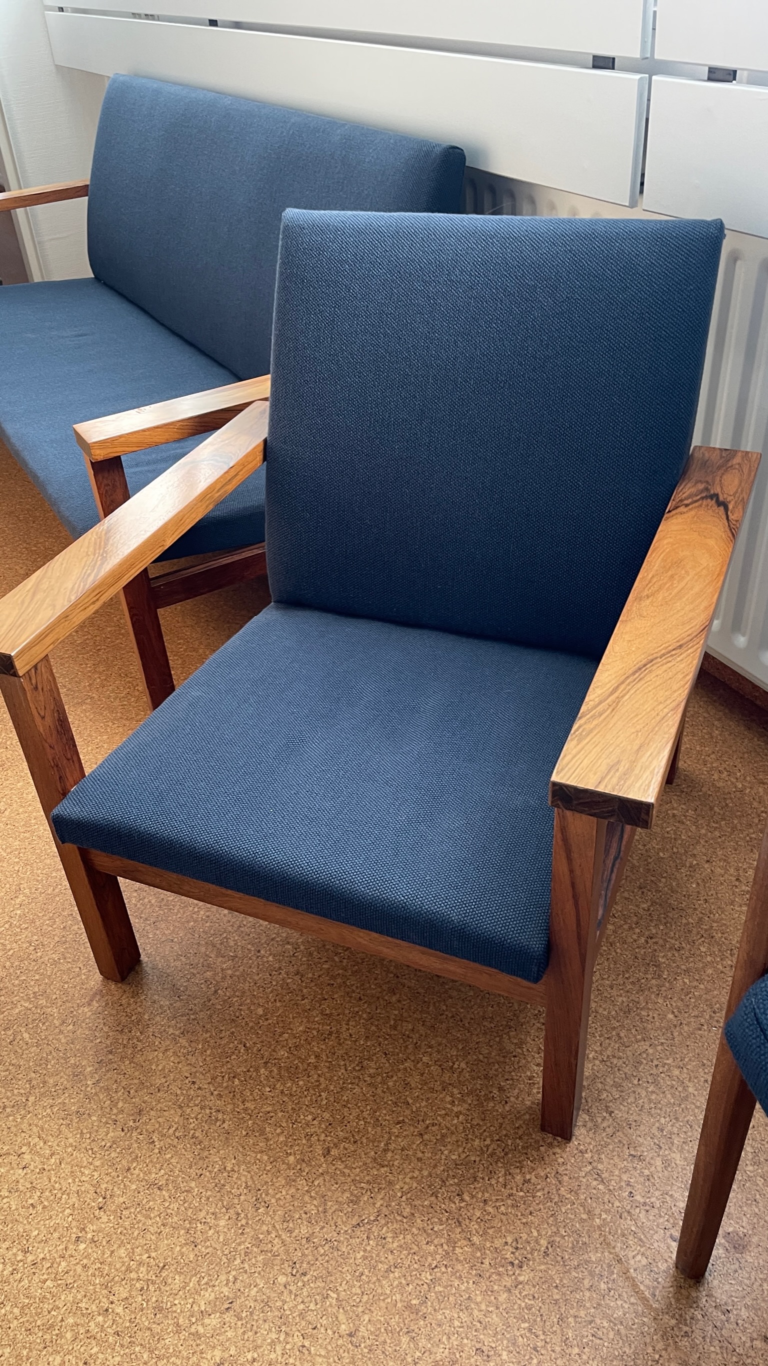 SELT / SOLD Vandað sófasett, 3+1+1 2