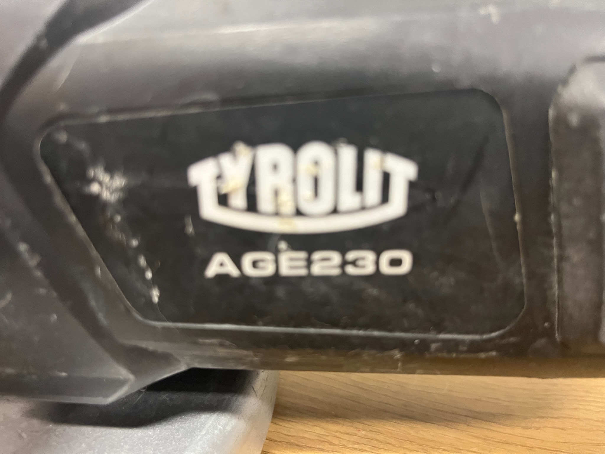 SELT / SOLD Tyrolit slípirokkur AGE230 frá Ísól 4