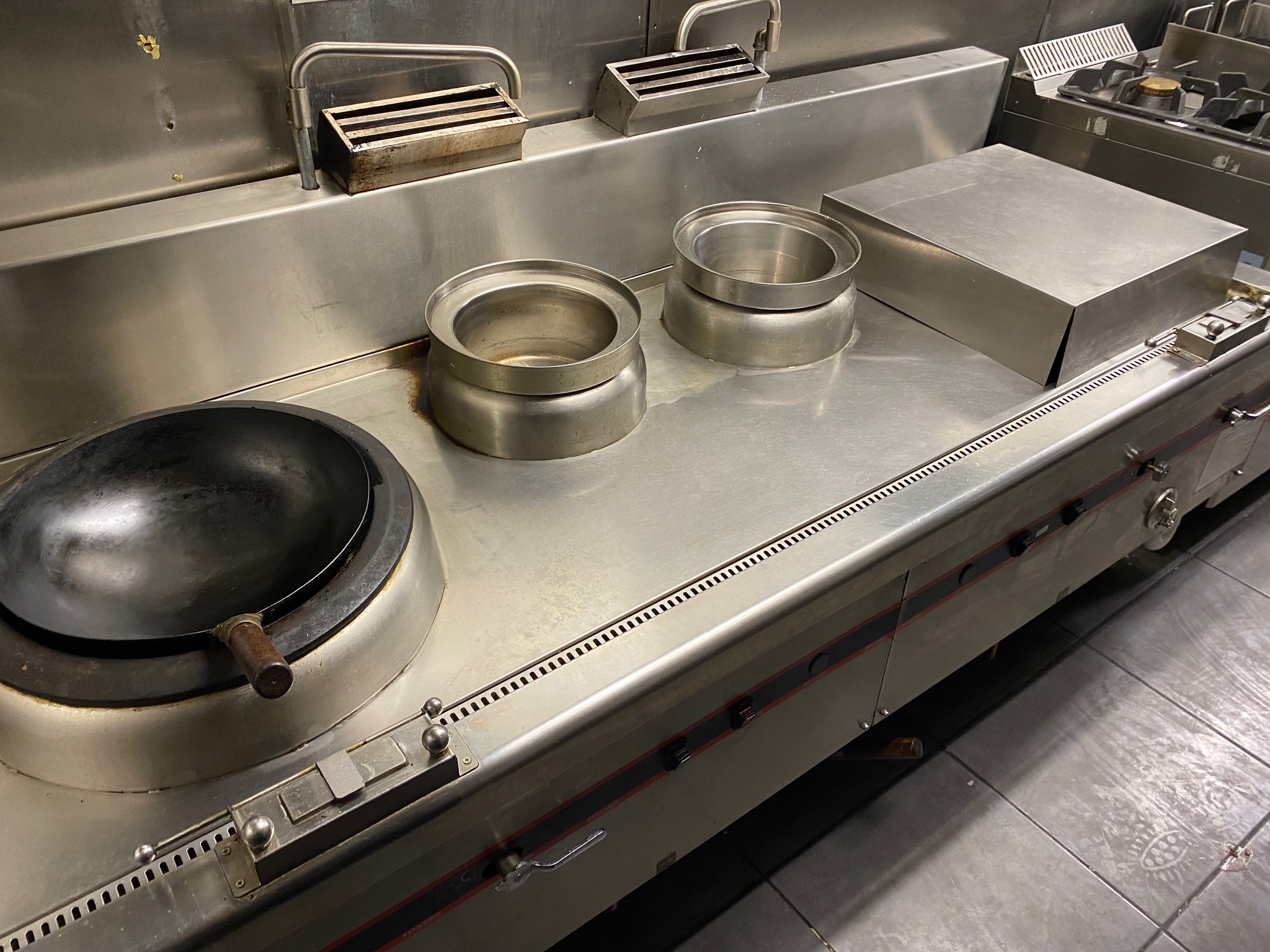 SELT / SOLD Wok eldavél, B220 x D90 x H74 sm. 6