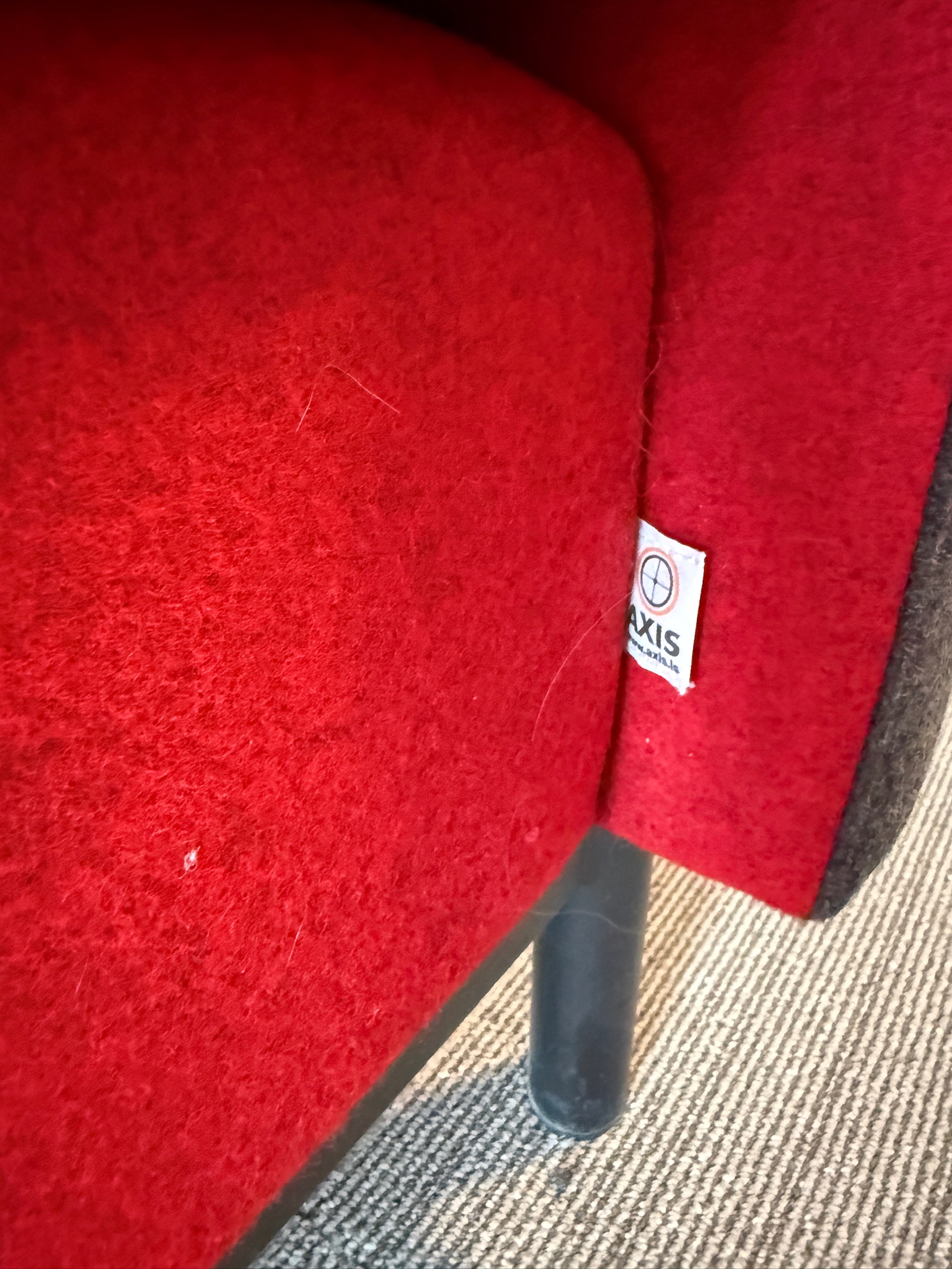 SELT / SOLD Hljóðdempandi sófi frá Axis 10