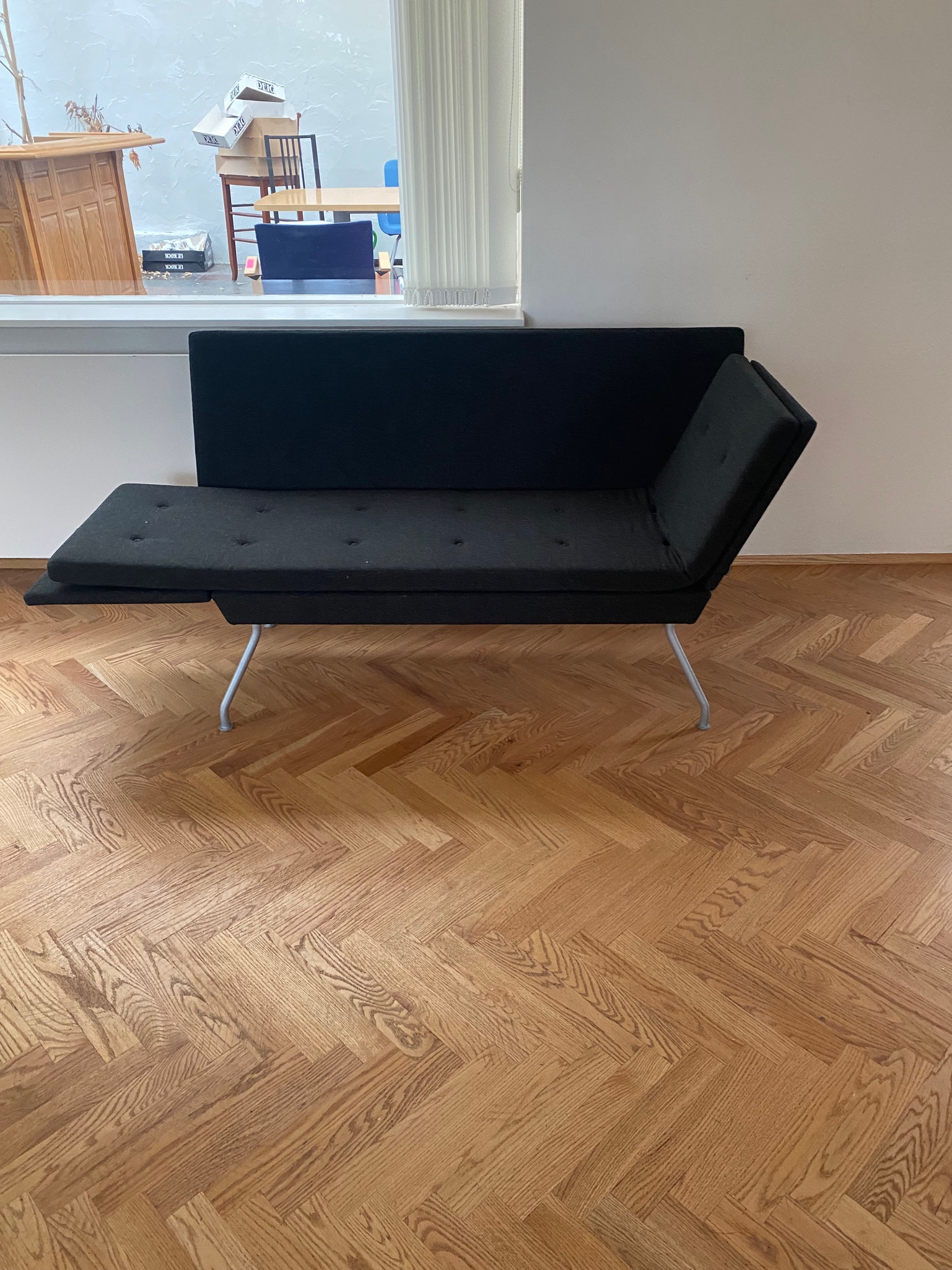 SELT / SOLD Legusófi - Klaessons 2