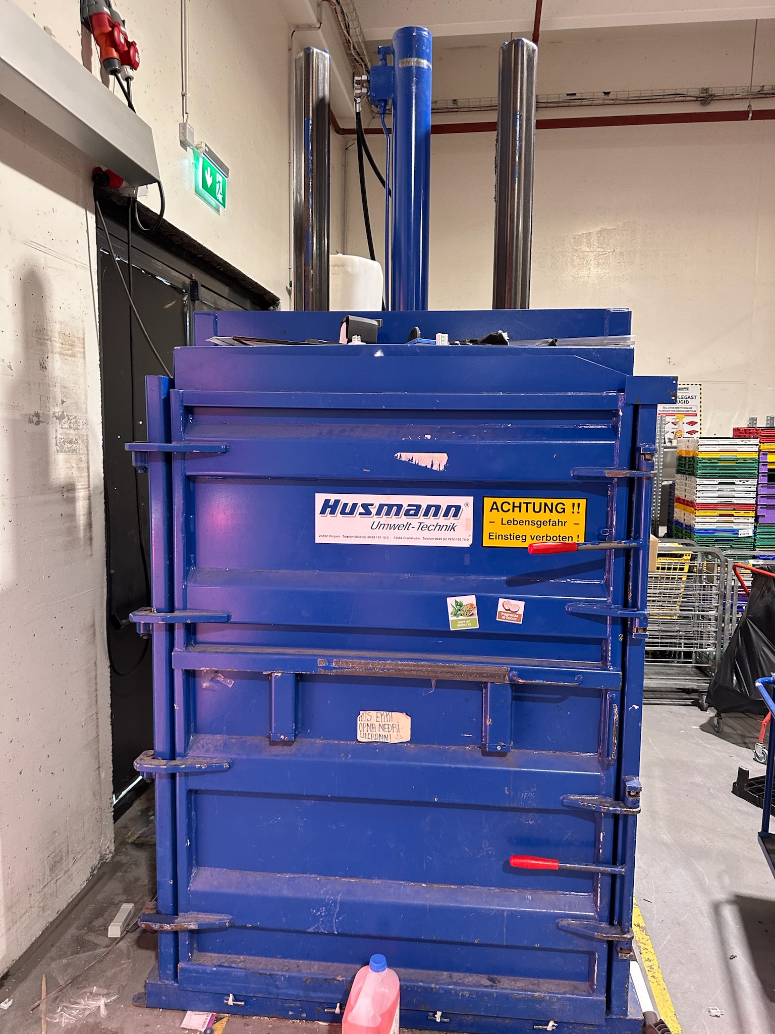 SELT / SOLD - Husmann pappapressa / baggapressa / sorppressa 3