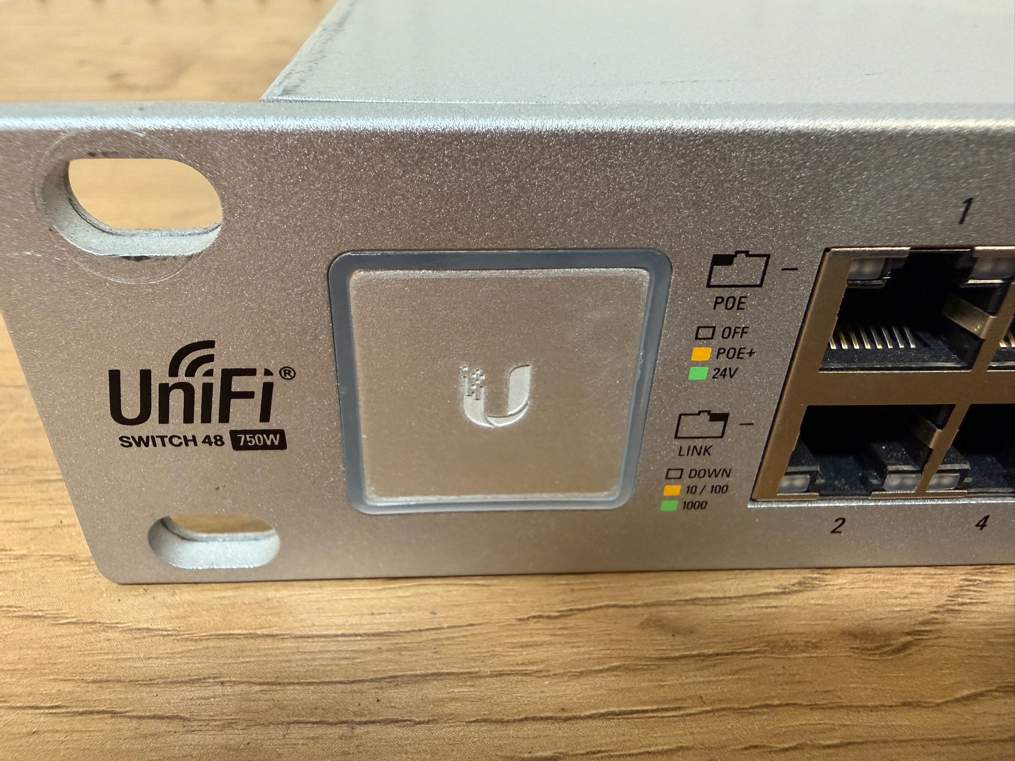 UniFi 48 750W sviss frá Ofar 6