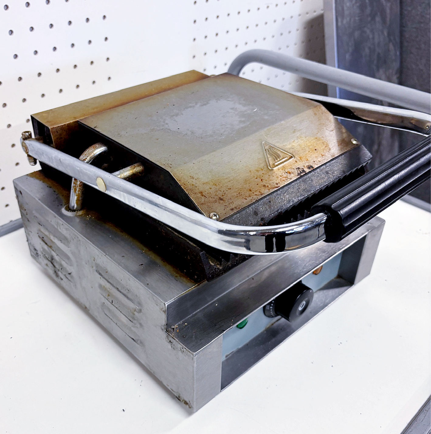 SELT / SOLD Bartscher rifflað samlokugrill