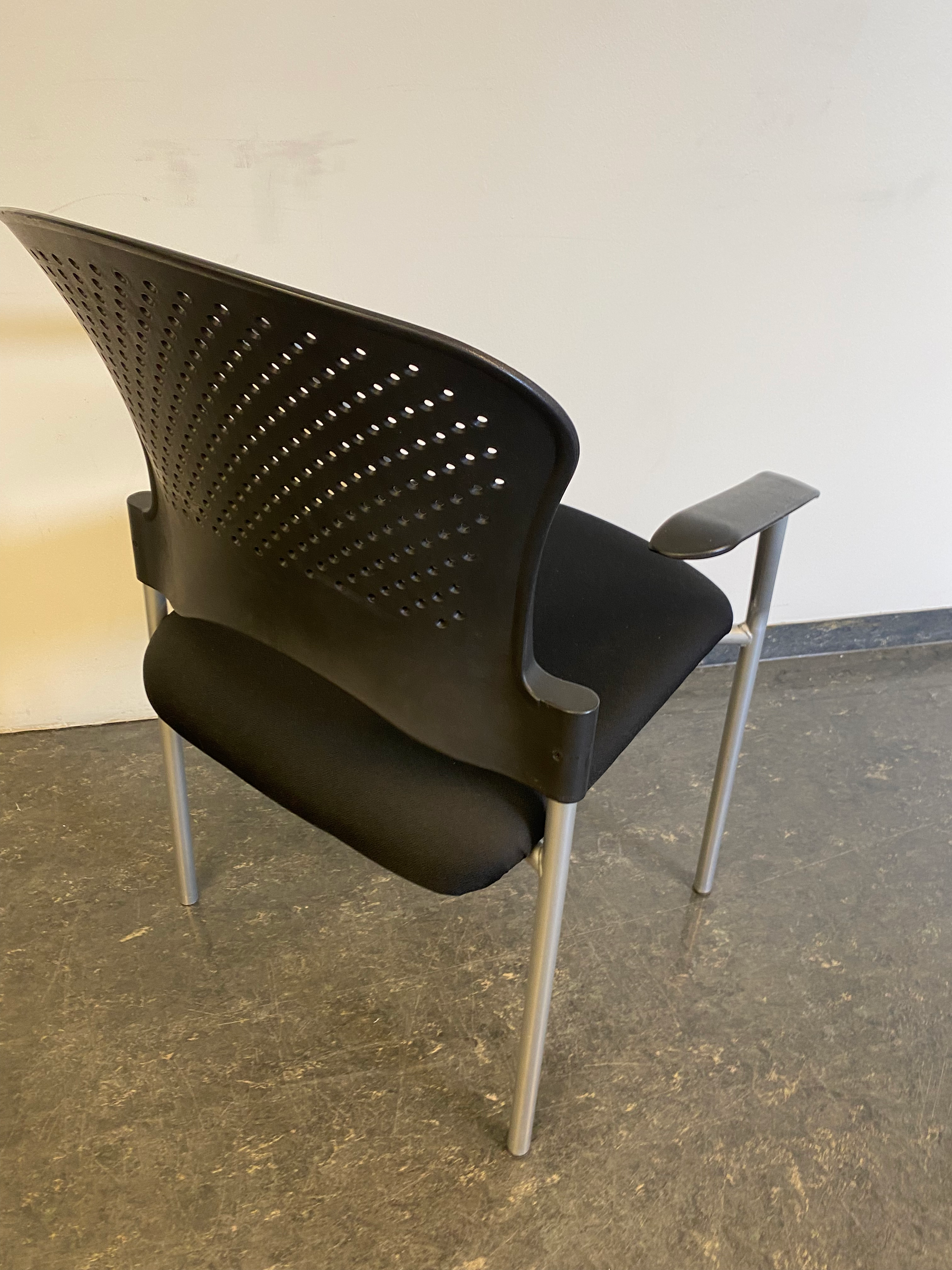 SELT / SOLD Fundarstólar frá InnX 2