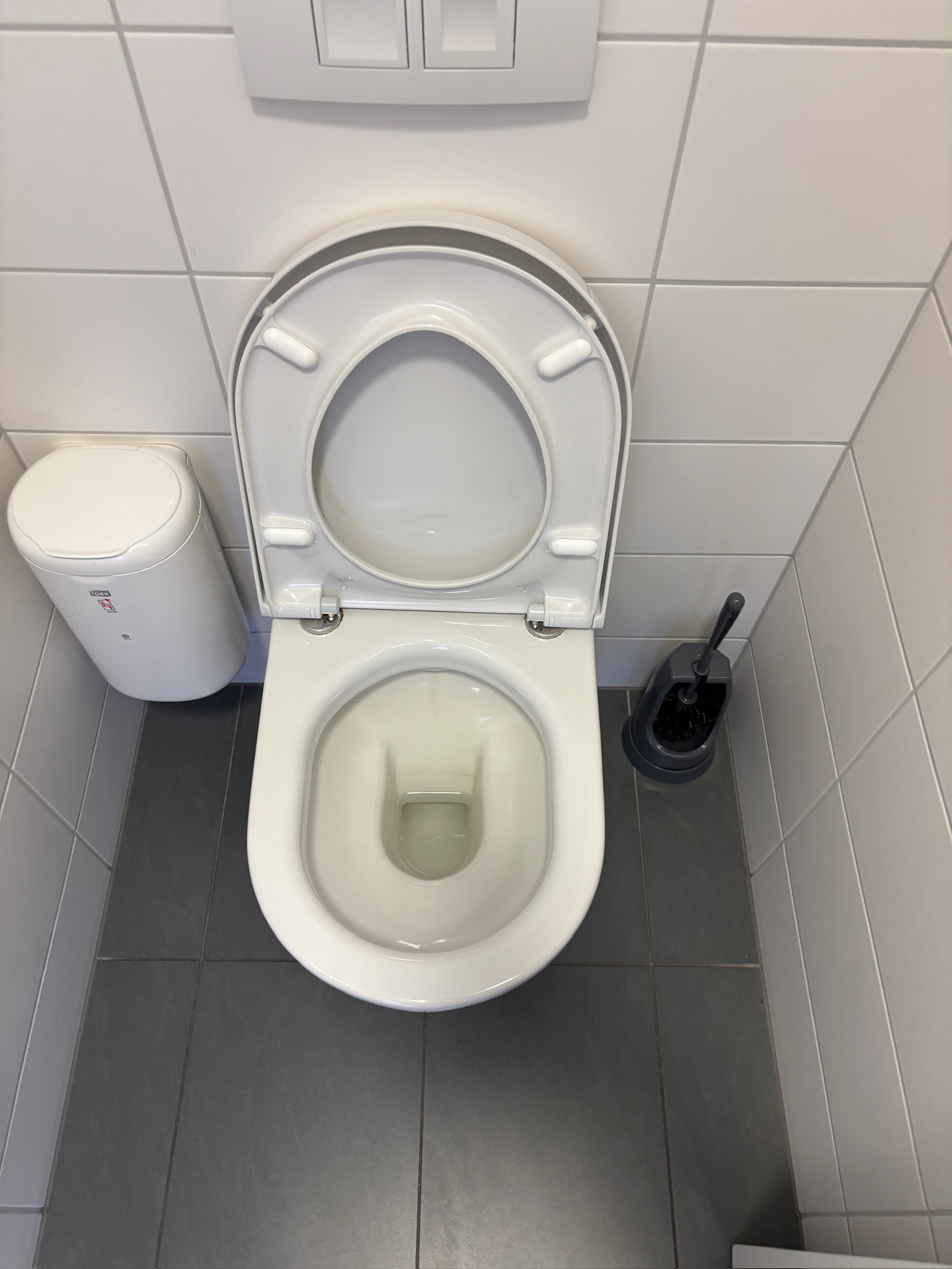SELT / SOLD vegghengt salerni / WC / klósett með hæglokandisetu (3 stk.) 5