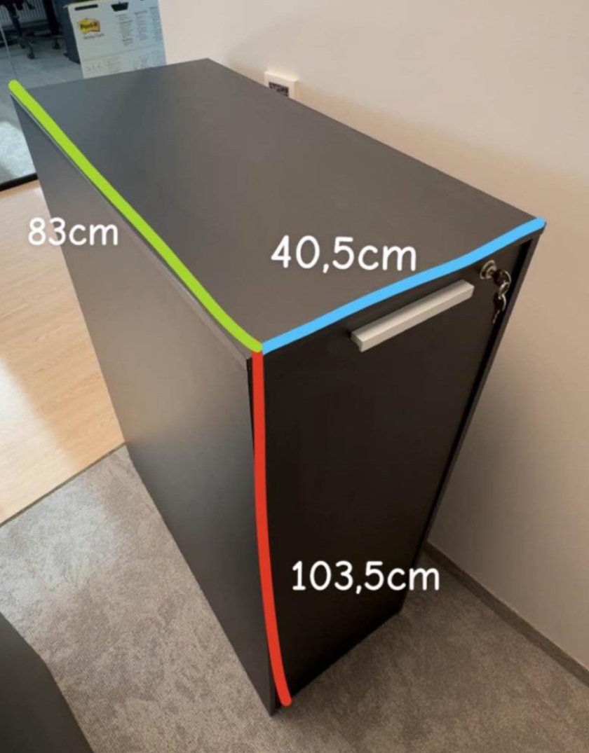 SELT / SOLD Flottir turnskápar svartir 3