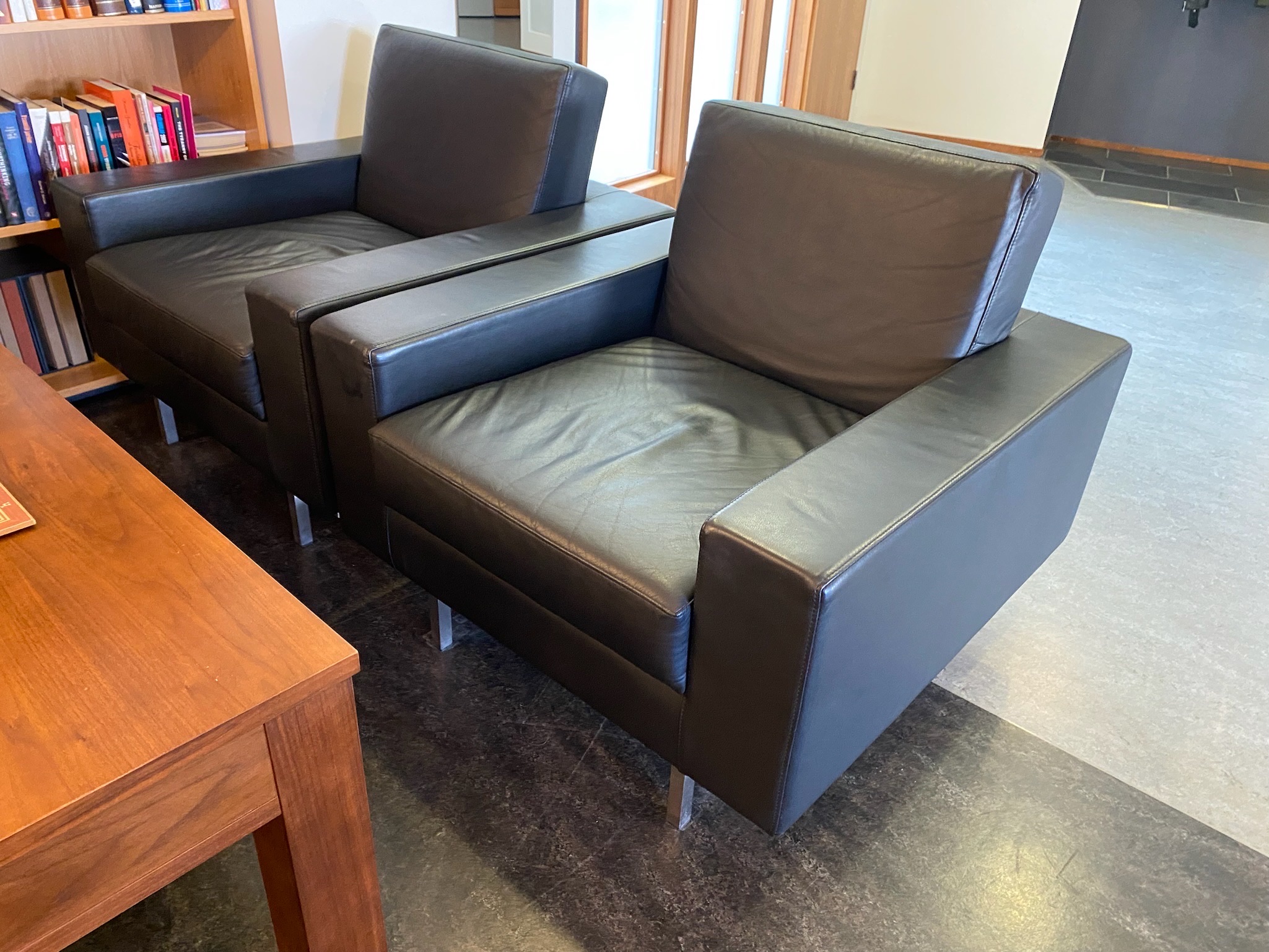 SELT / SOLD Leðursófasett 2+1+1- Alþingi 9