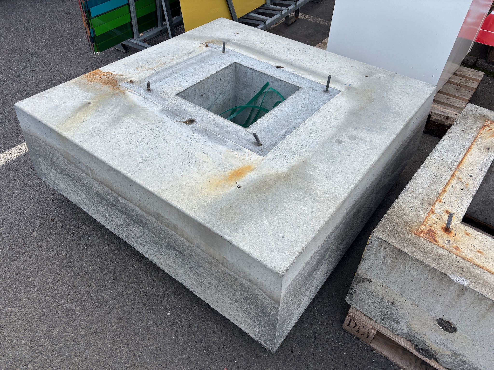 Forsteyptur sökkull H40 x 140x135 2