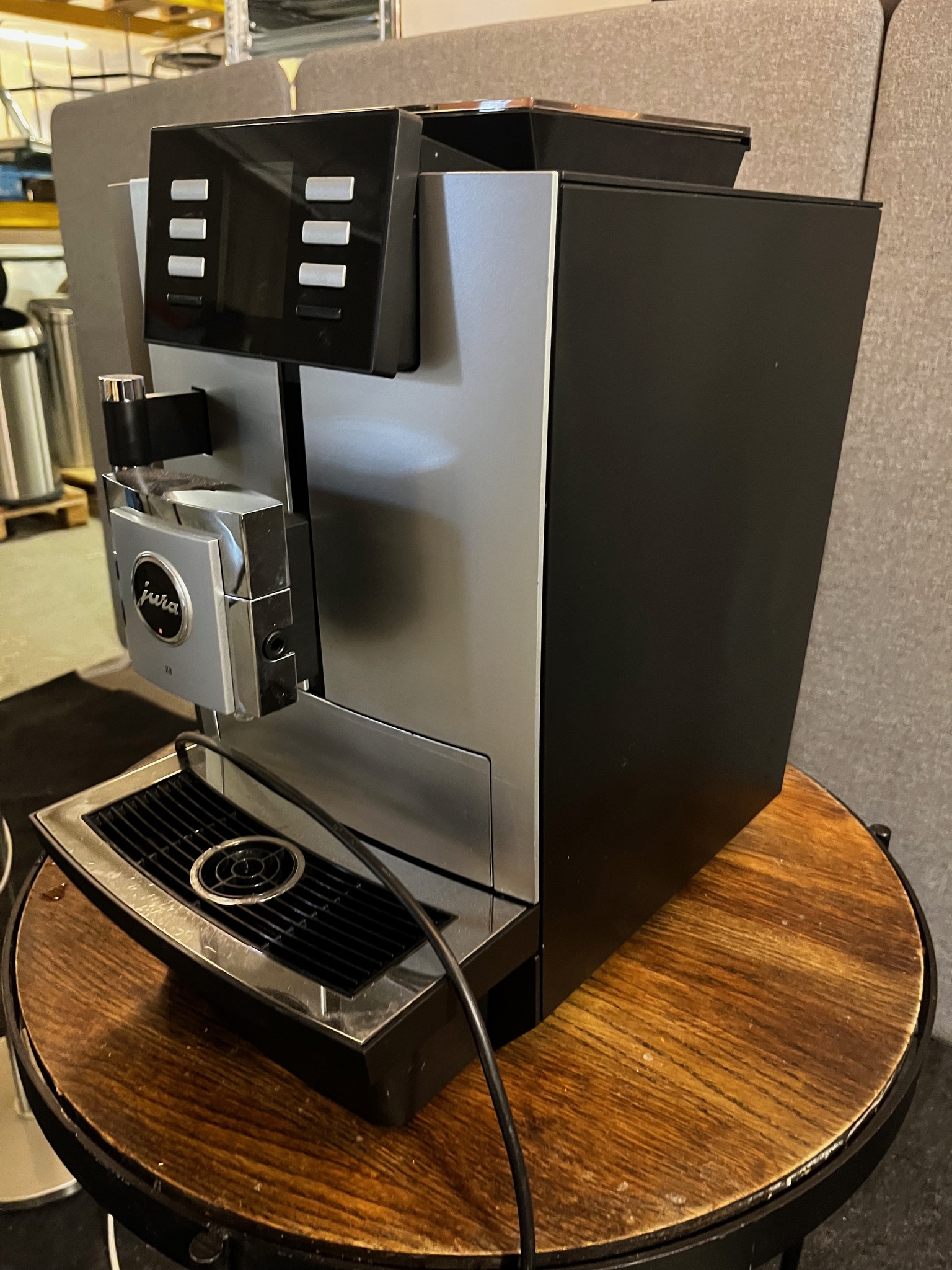 SELT / SOLD Jura X8 kaffivél - Alþingi 2
